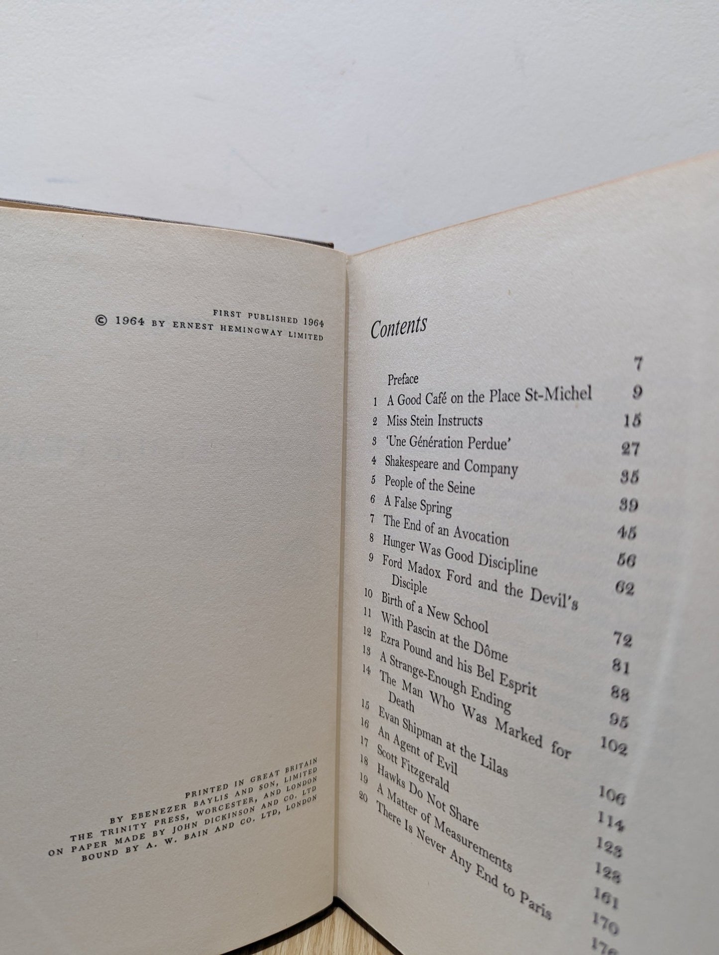 A Moveable Feast by Ernest Hemingway (First Edition) - Fialta Books