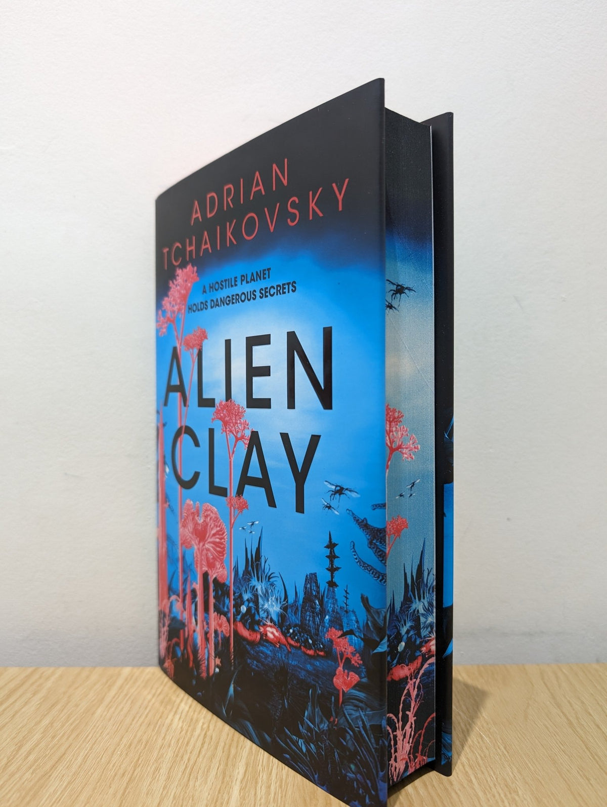 Alien Clay by Adrian Tchaikovsky (Signed First Edition with sprayed edges) - Fialta Books