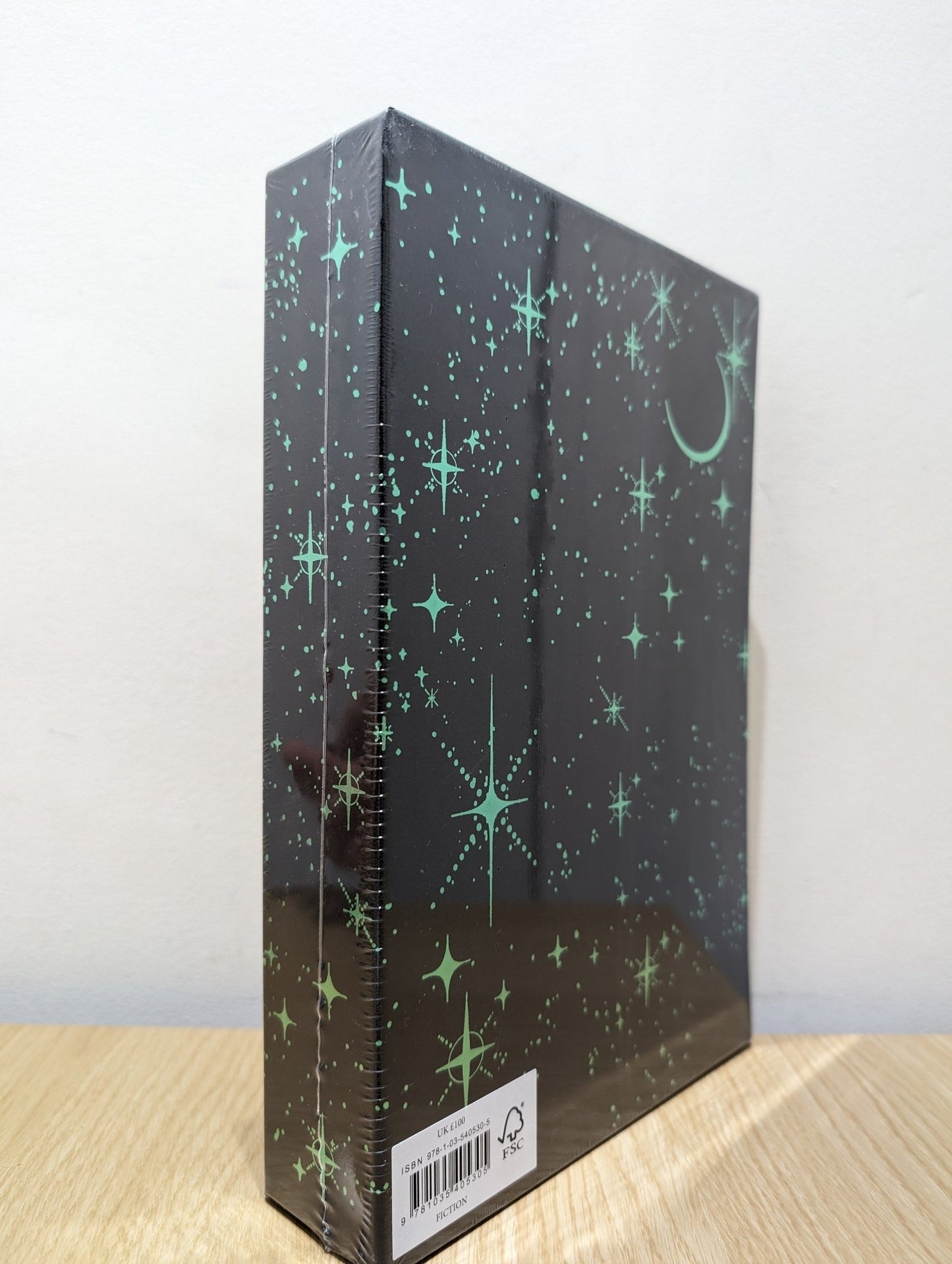 Anansi Boys by Neil Gaiman (Signed Deluxe Illustrated Edition) - Fialta Books