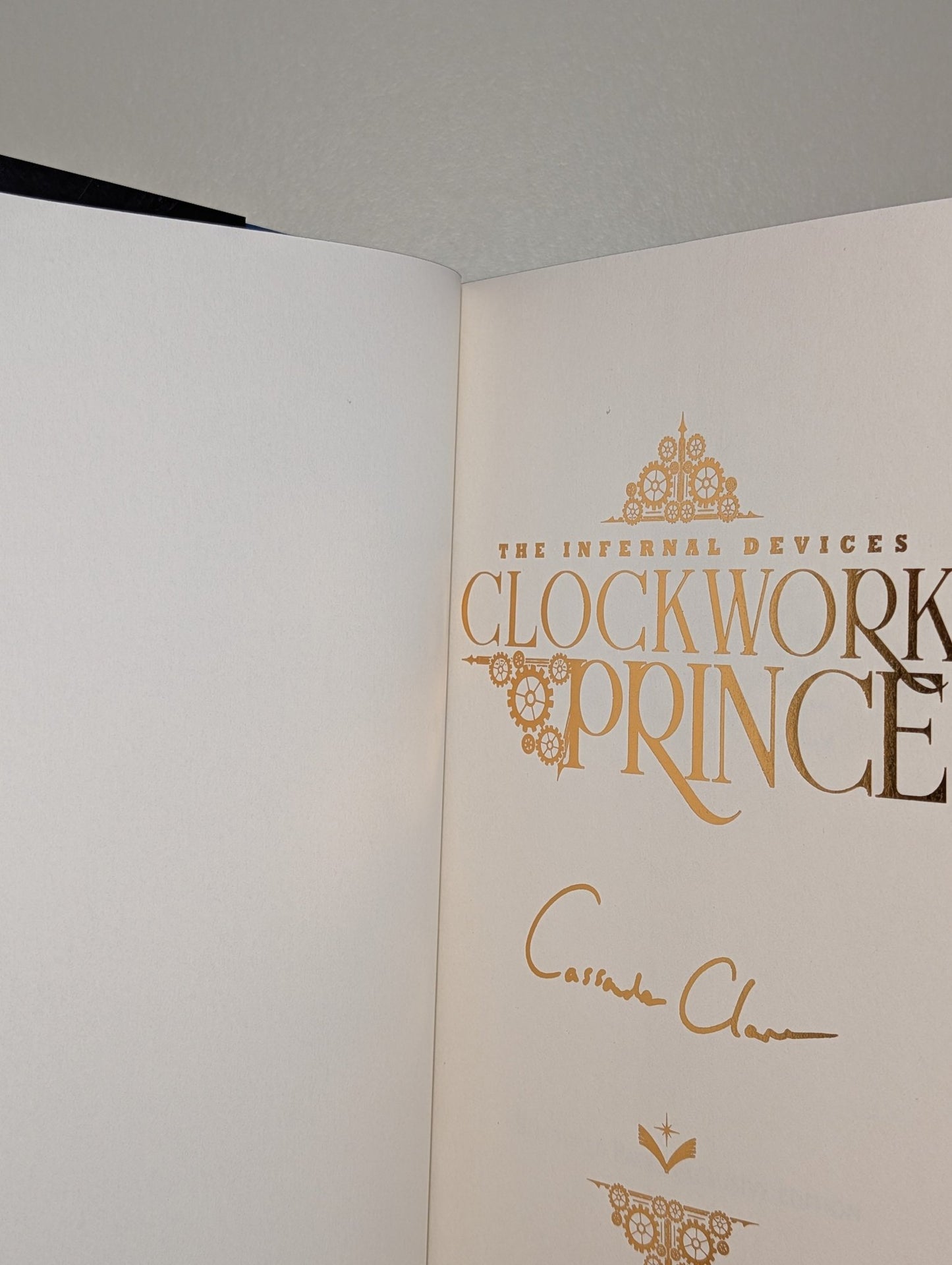 Clockwork Prince by Cassandra Clare (Deluxe Edition with sprayed edges) - Fialta Books