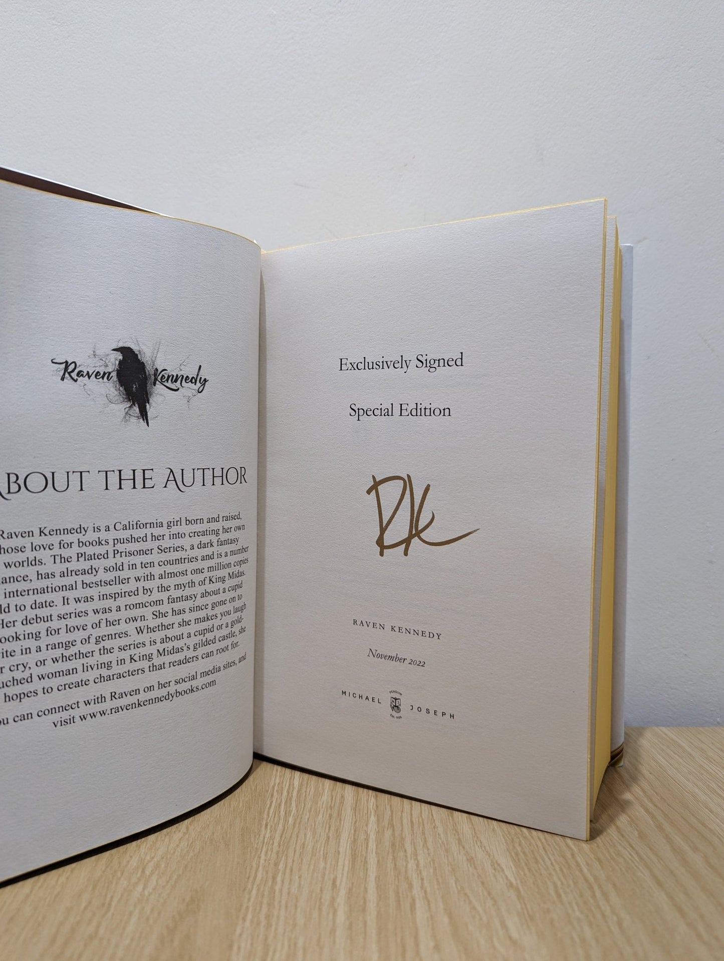 Gild, Glint, Gleam, Glow, Gold & Goldfinch: The Plated Prisoner by Raven Kennedy (Signed with sprayed edges) - Fialta Books