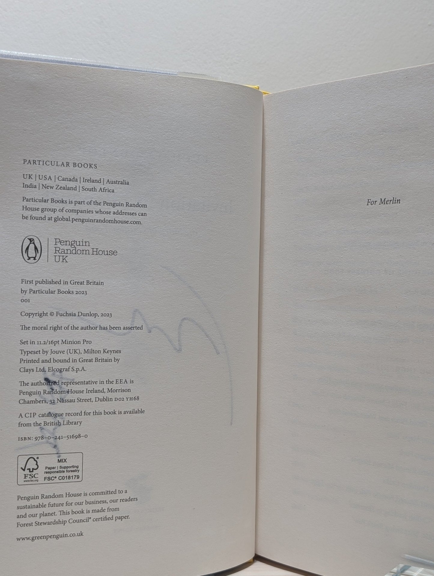 Invitation to a Banquet: The Story of Chinese Food by Fuchsia Dunlop (Signed First Edition) - Fialta Books