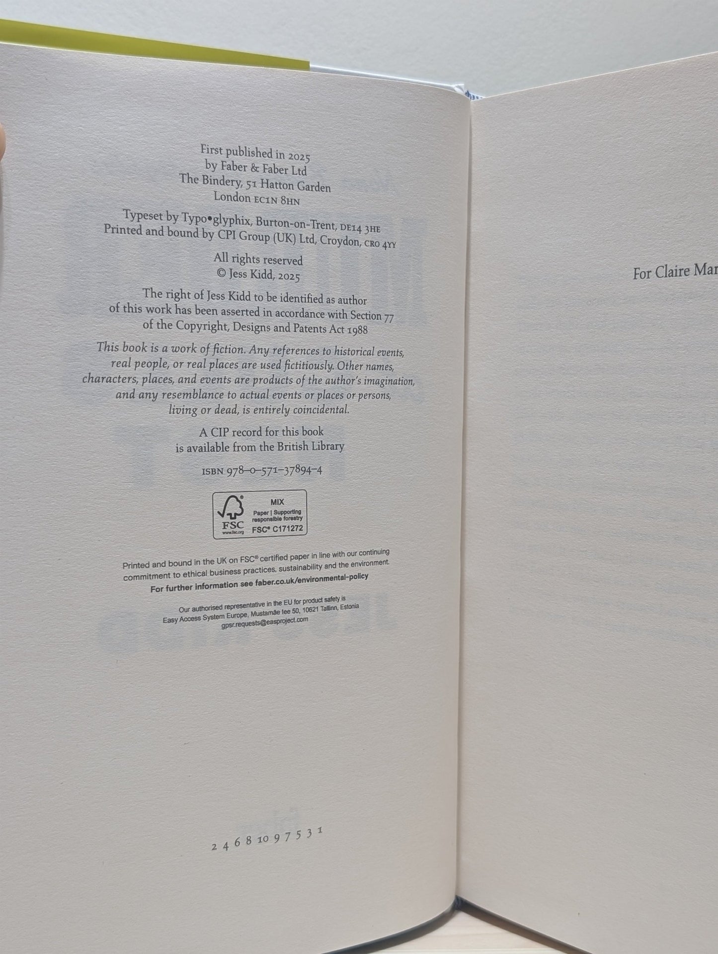 Murder at Gulls Nest by Jess Kidd (Signed First Edition with sprayed edges) - Fialta Books