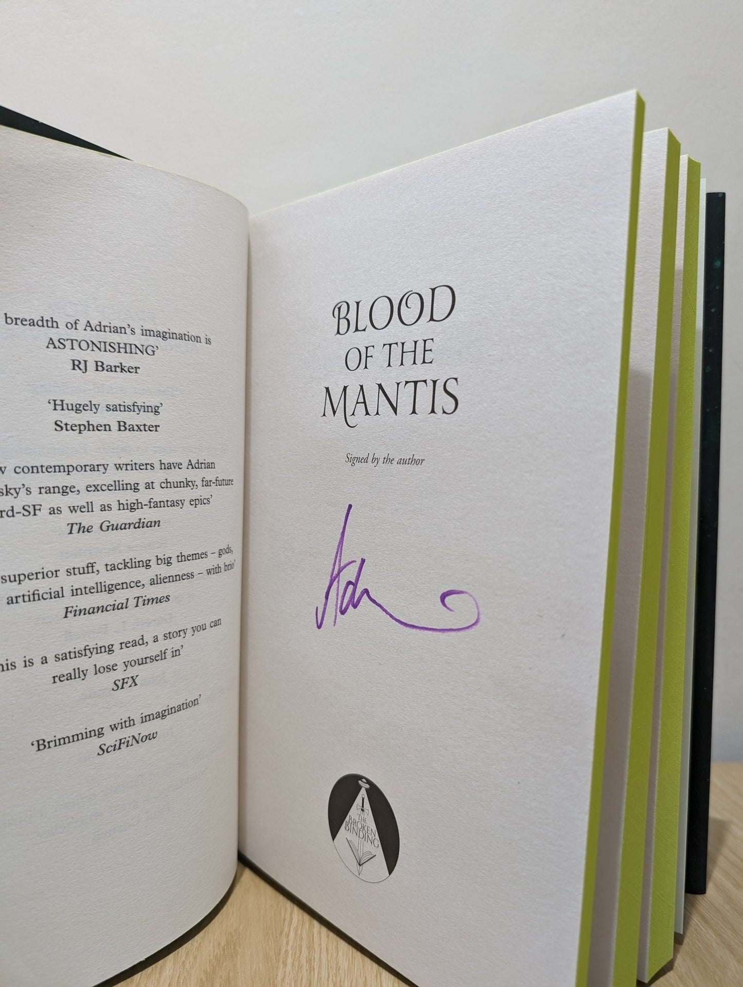 Shadows of the Apt 1 - 10 (Signed Special Edition with sprayed edges) - Fialta Books