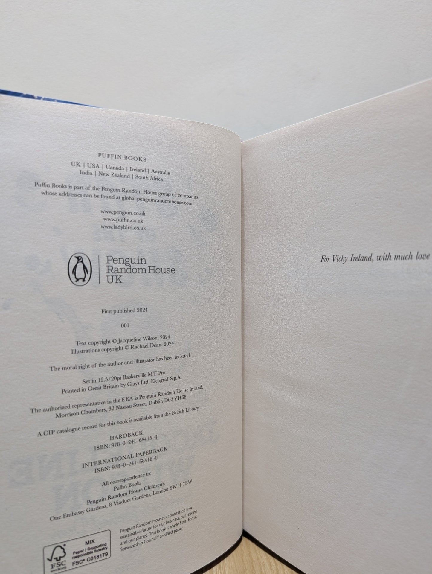 Star of the Show by Jacqueline Wilson by Jacqueline Wilson (Signed) - Fialta Books