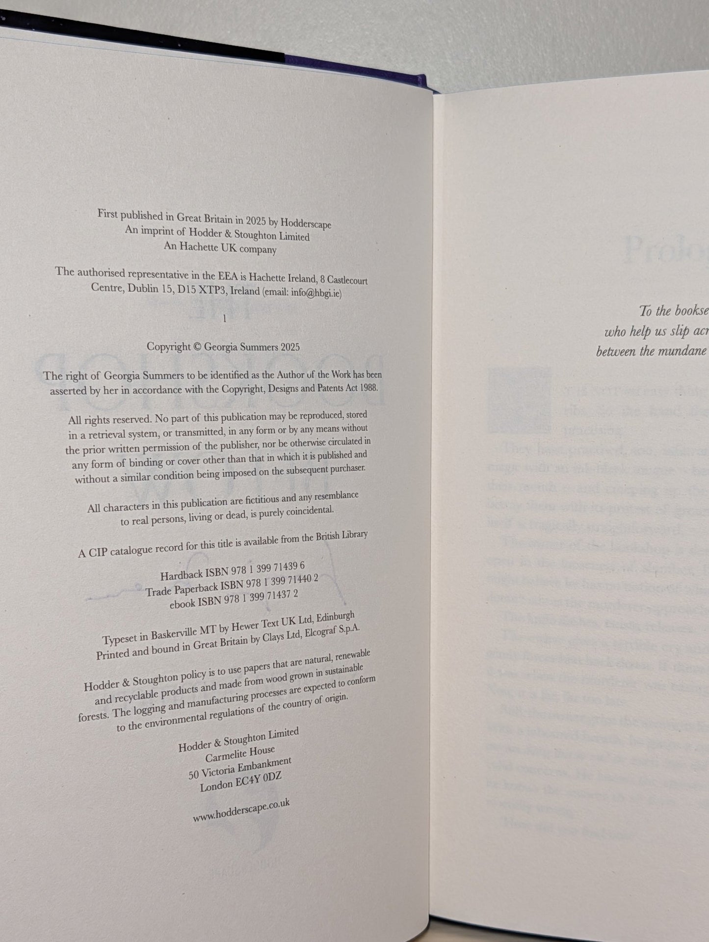 The Bookshop Below by Georgia Summers (Signed First Edition with sprayed edges) - Fialta Books