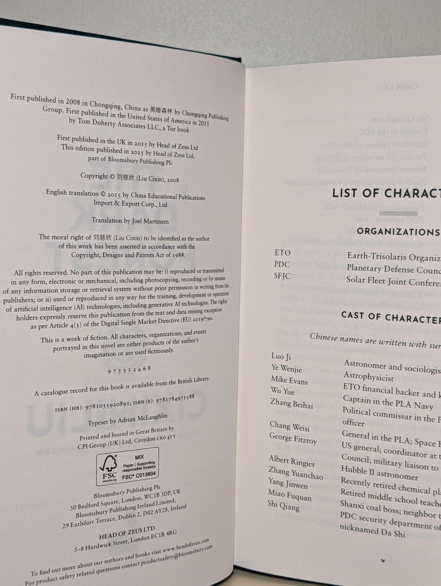 The Dark Forest by Cixin Liu (Special Edition with sprayed edges) - Fialta Books