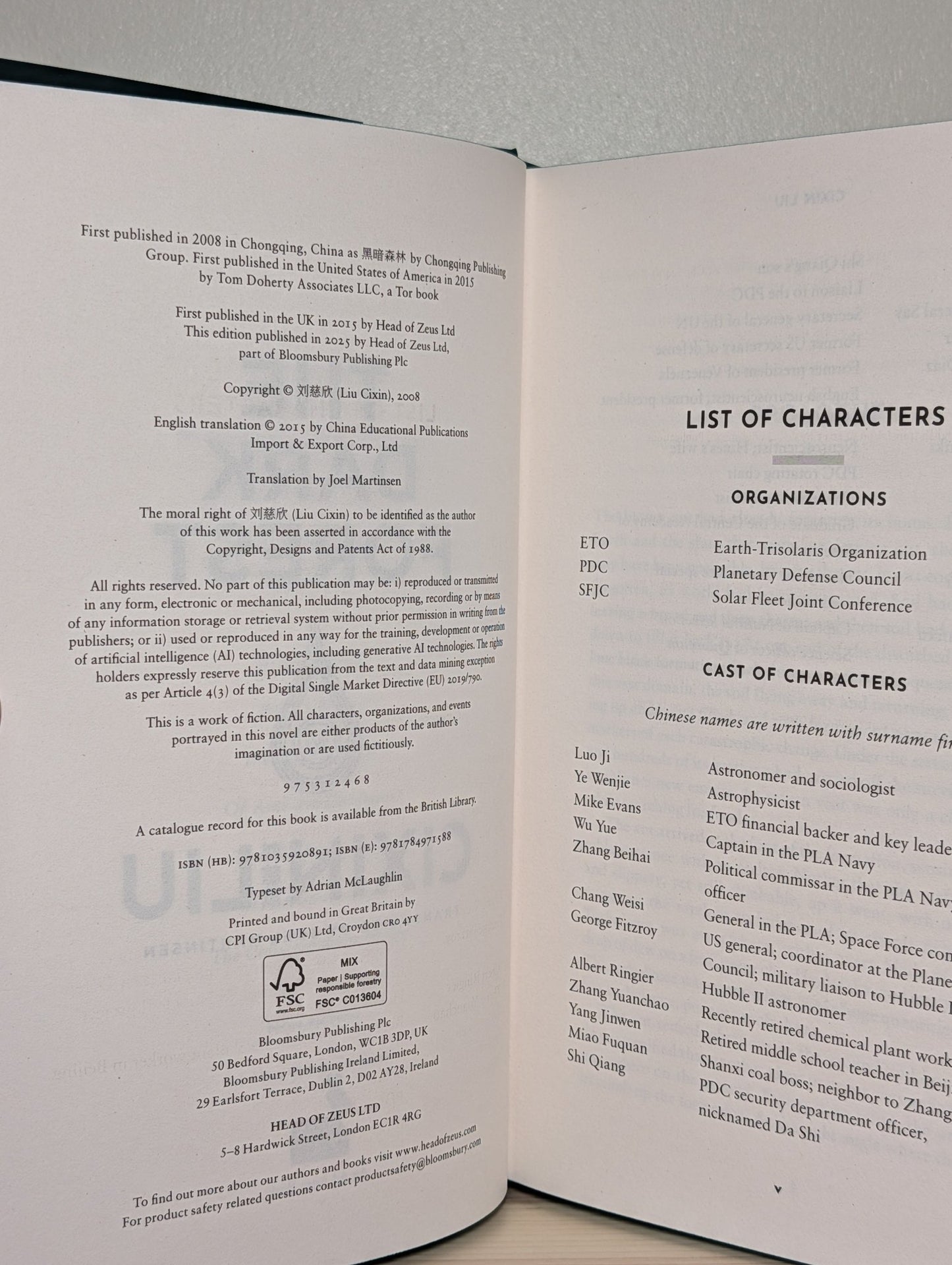 The Three - Body Problem; Dark Forest by Cixin Liu (Special Edition with sprayed edges) - Fialta Books