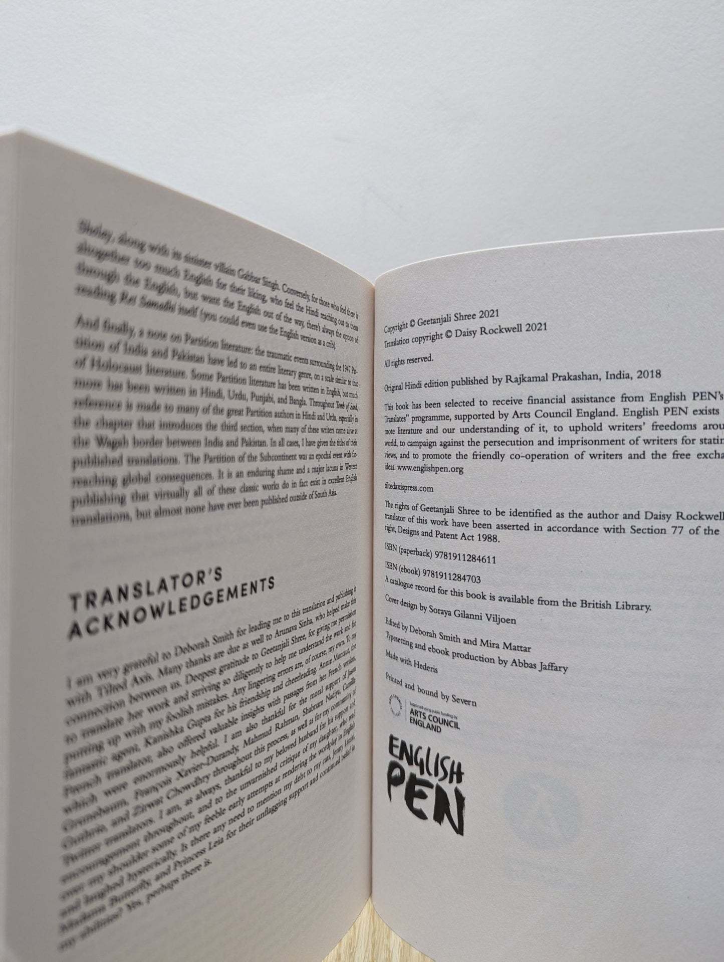 Tomb of Sand by Geetanjali Shree (Signed First Edition) - Fialta Books