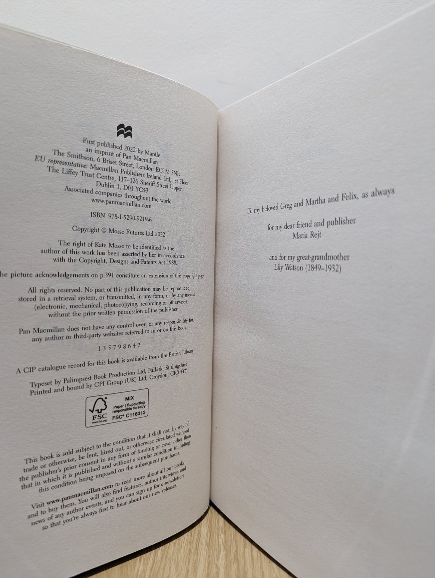 Warrior Queens & Quiet Revolutionaries by Kate Mosse (Signed First Edition) - Fialta Books