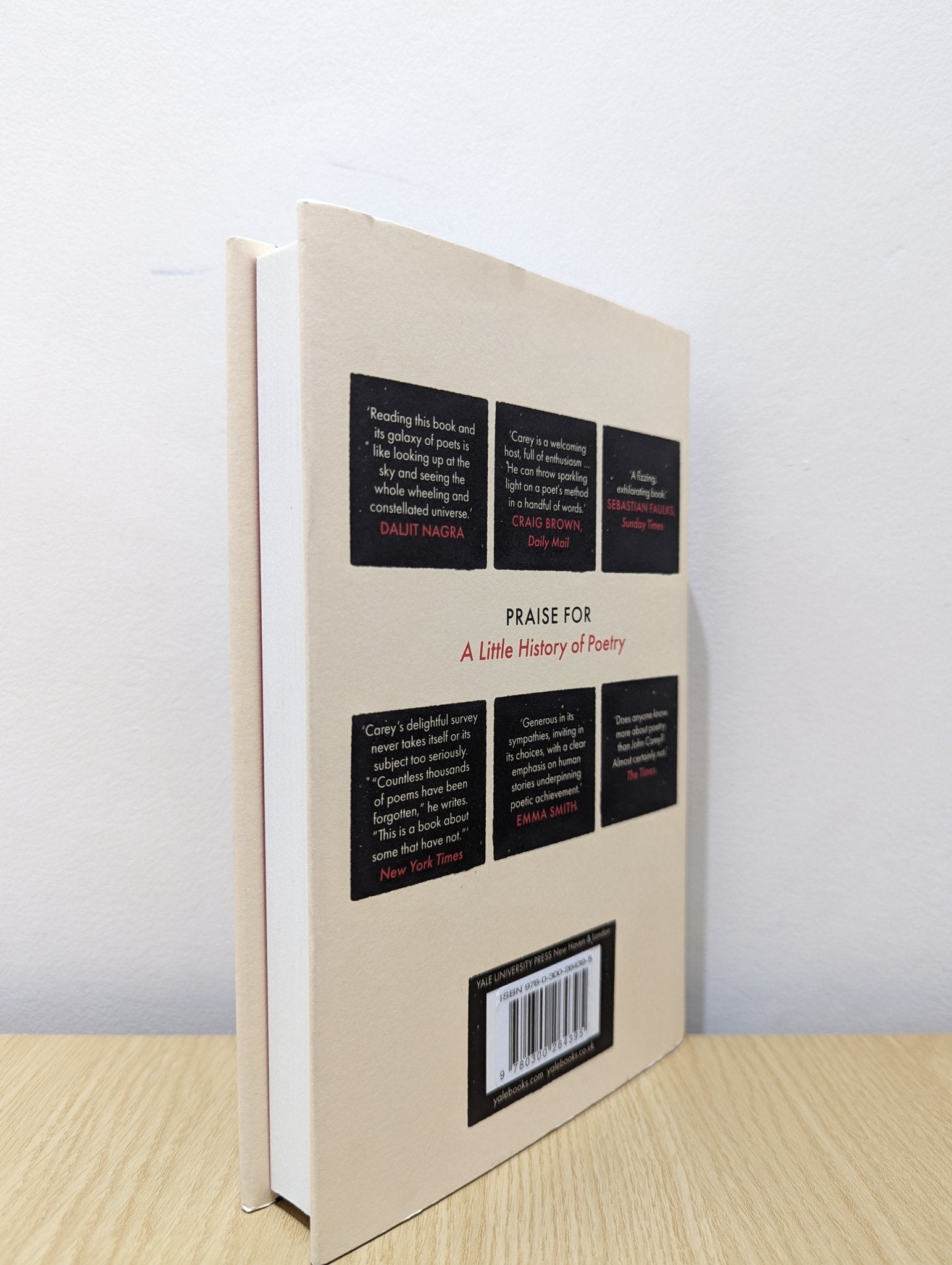 100 Poets: A Little Anthology by John Carey (Signed First Edition) - Fialta Books