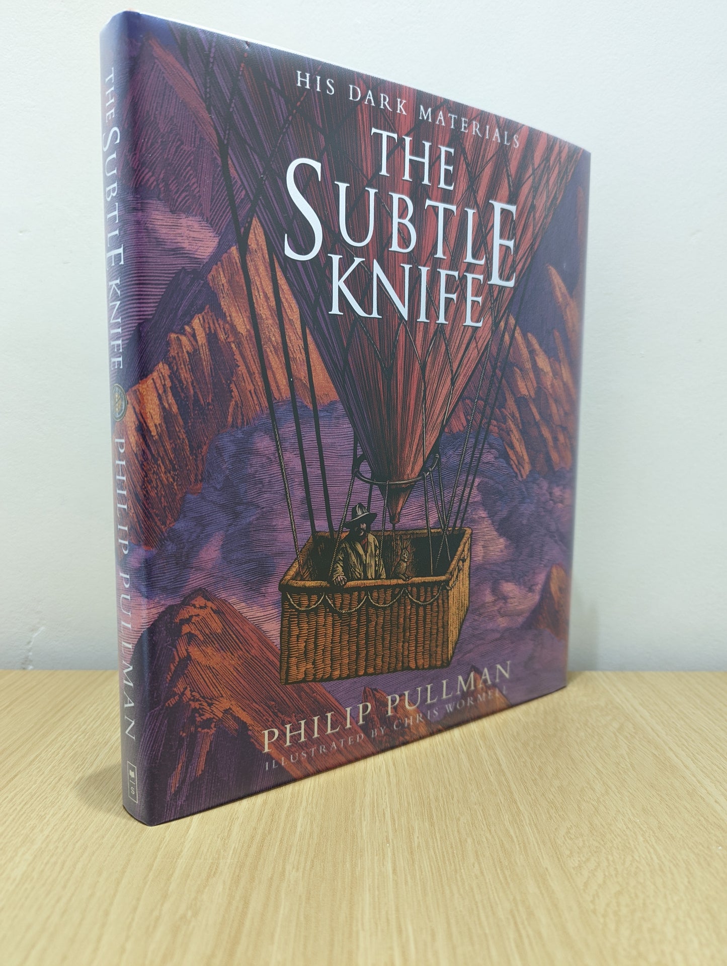 The Subtle Knife: His Dark Materials 2 (Signed First Illustrated Edition)