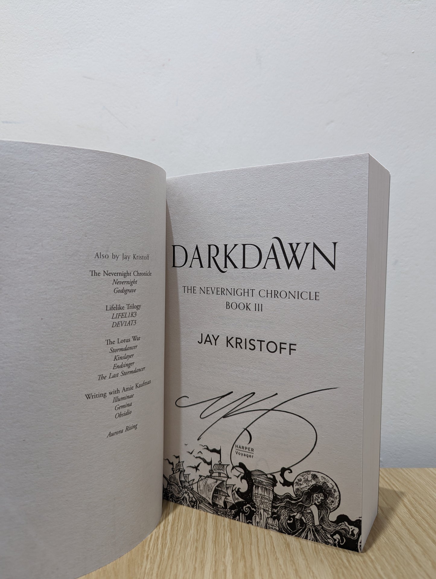 Nevernight, Godsgrave, Darkdawn (The Nevernight Chronicle Book 1-3) (Signed to Title Page)