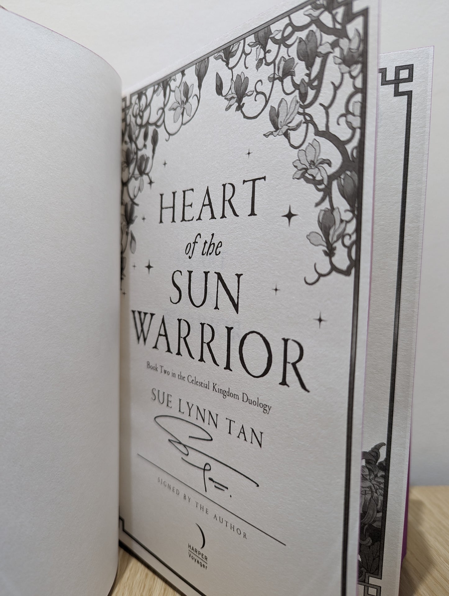 Heart of the Sun Warrior: sequel to Daughter Of The Moon Goddess (Signed First Edition with sprayed edges)