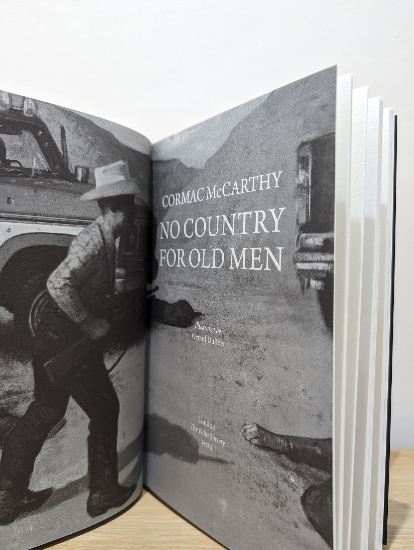 No Country for Old Men (Folio Slipcase Edition)