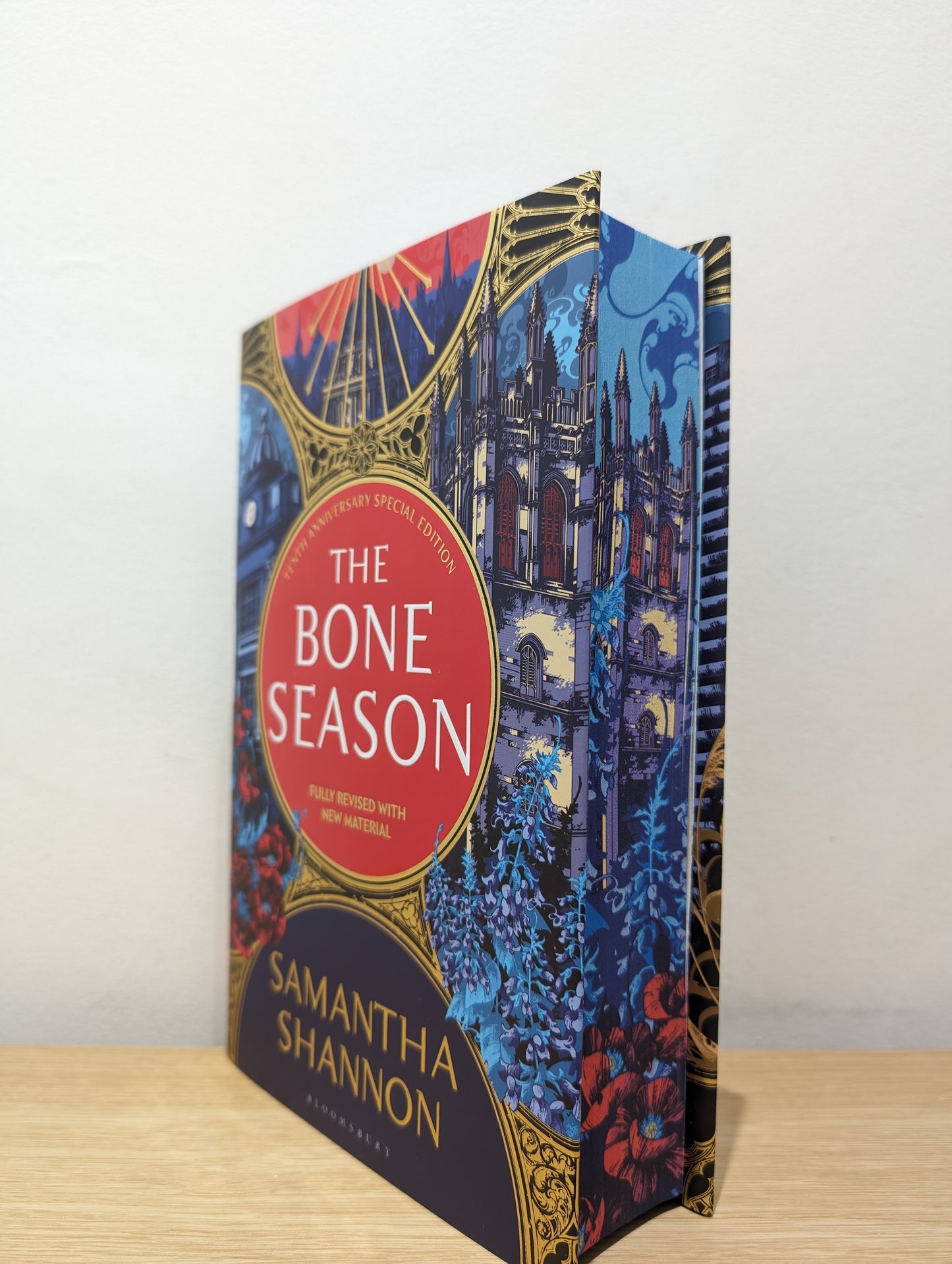 The Bone Season: The tenth anniversary special edition (Signed Edition with sprayed edges)