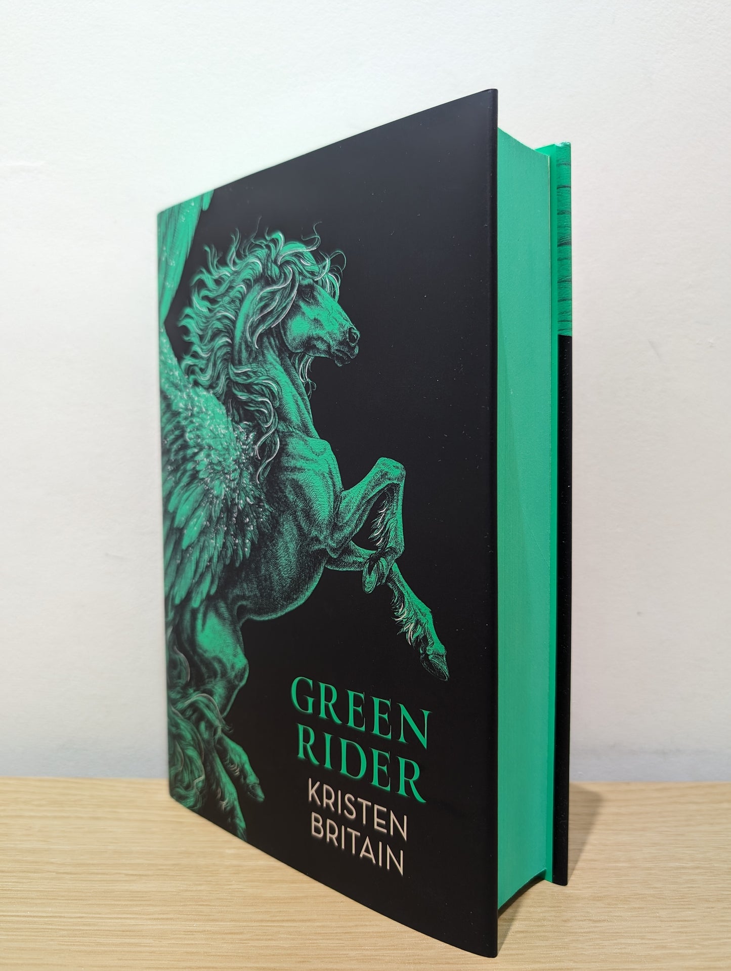 Green Rider: The epic fantasy adventure for fans of THE WHEEL OF TIME (Signed Special Edition with sprayed edges)