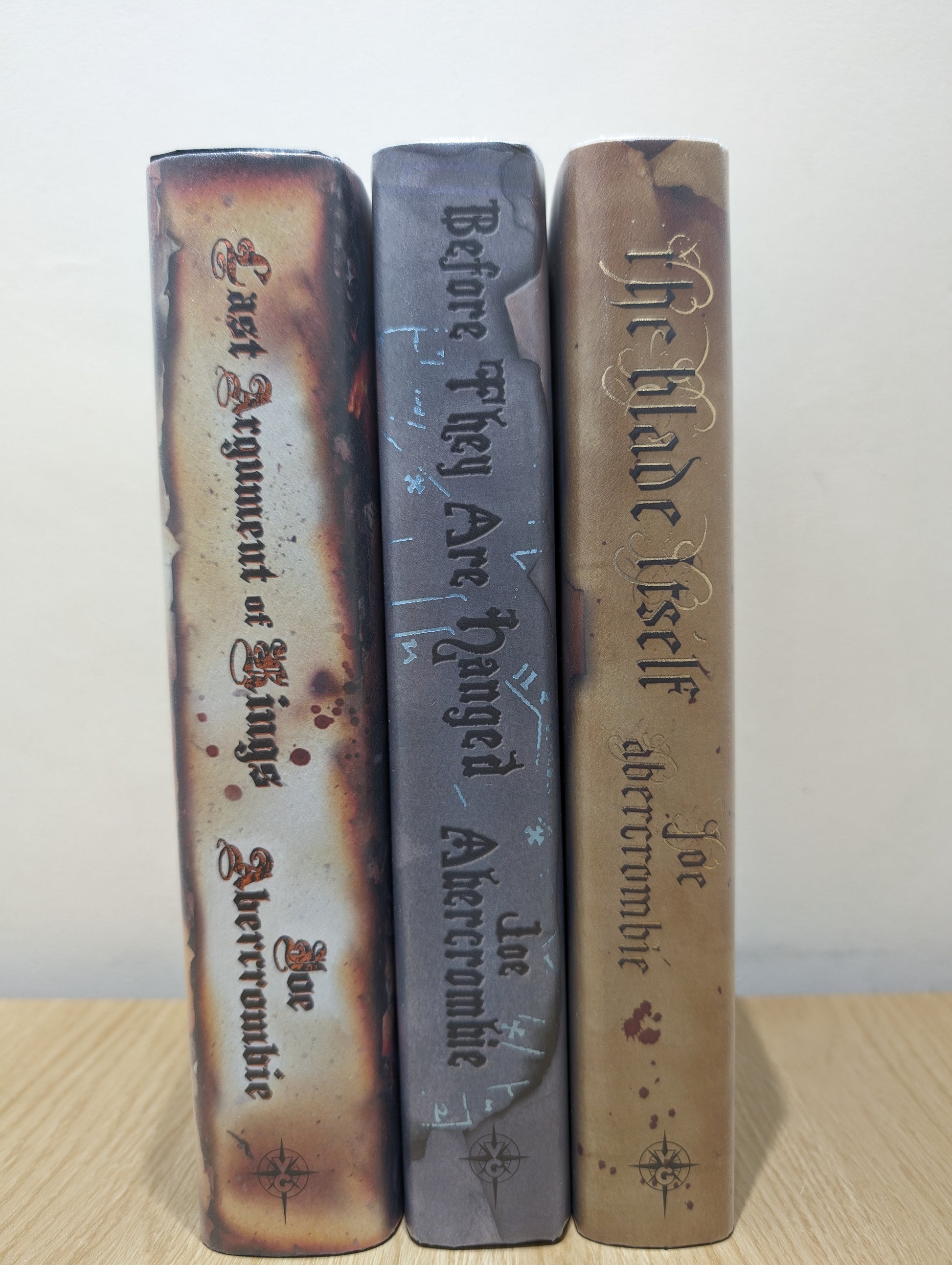 The Blade Itself; Before They Are Hanged; Last Argument of Kings (The First Law Signed Set)