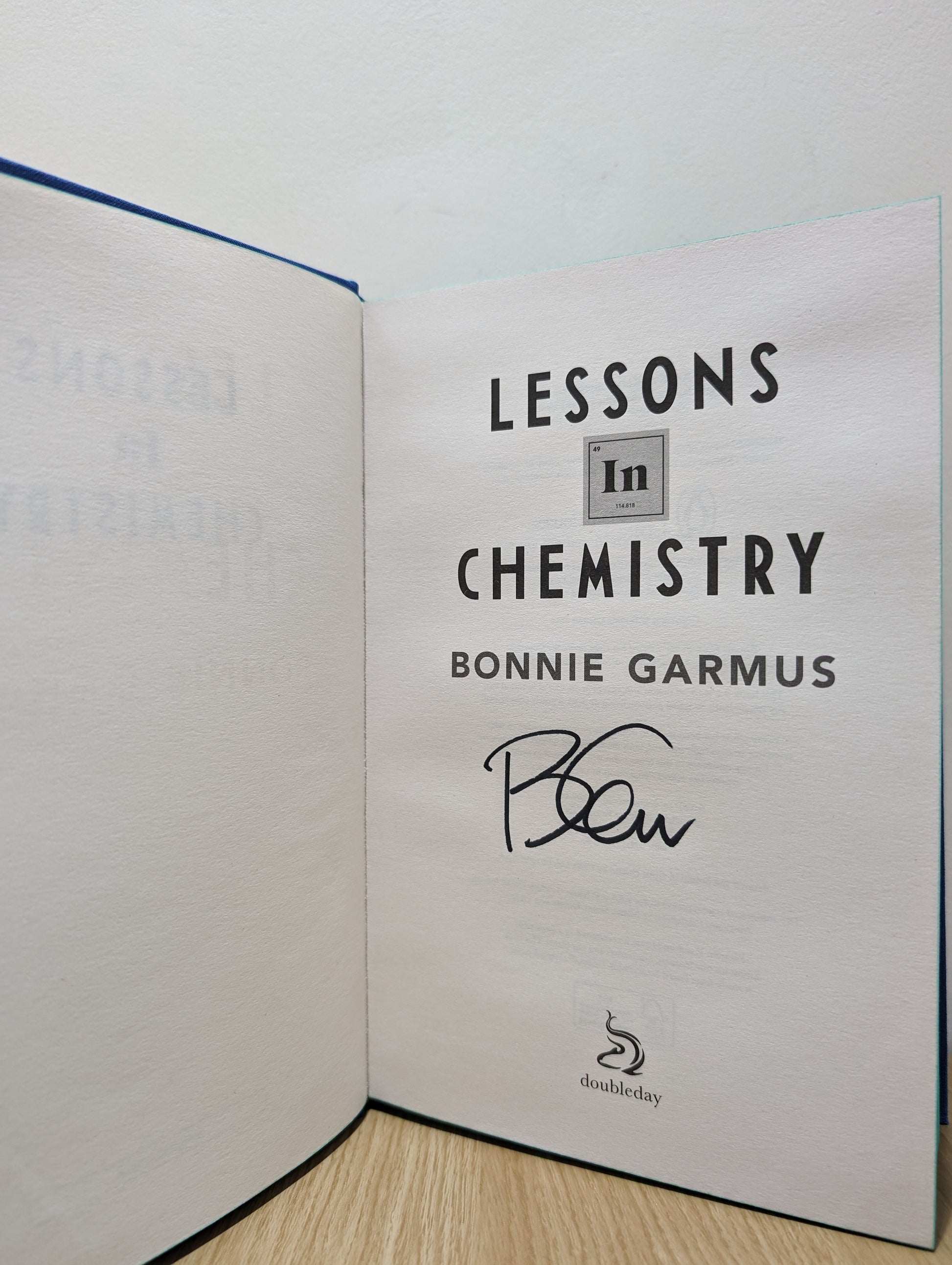 Lessons in Chemistry (Signed Collector's Edition with sprayed edges)