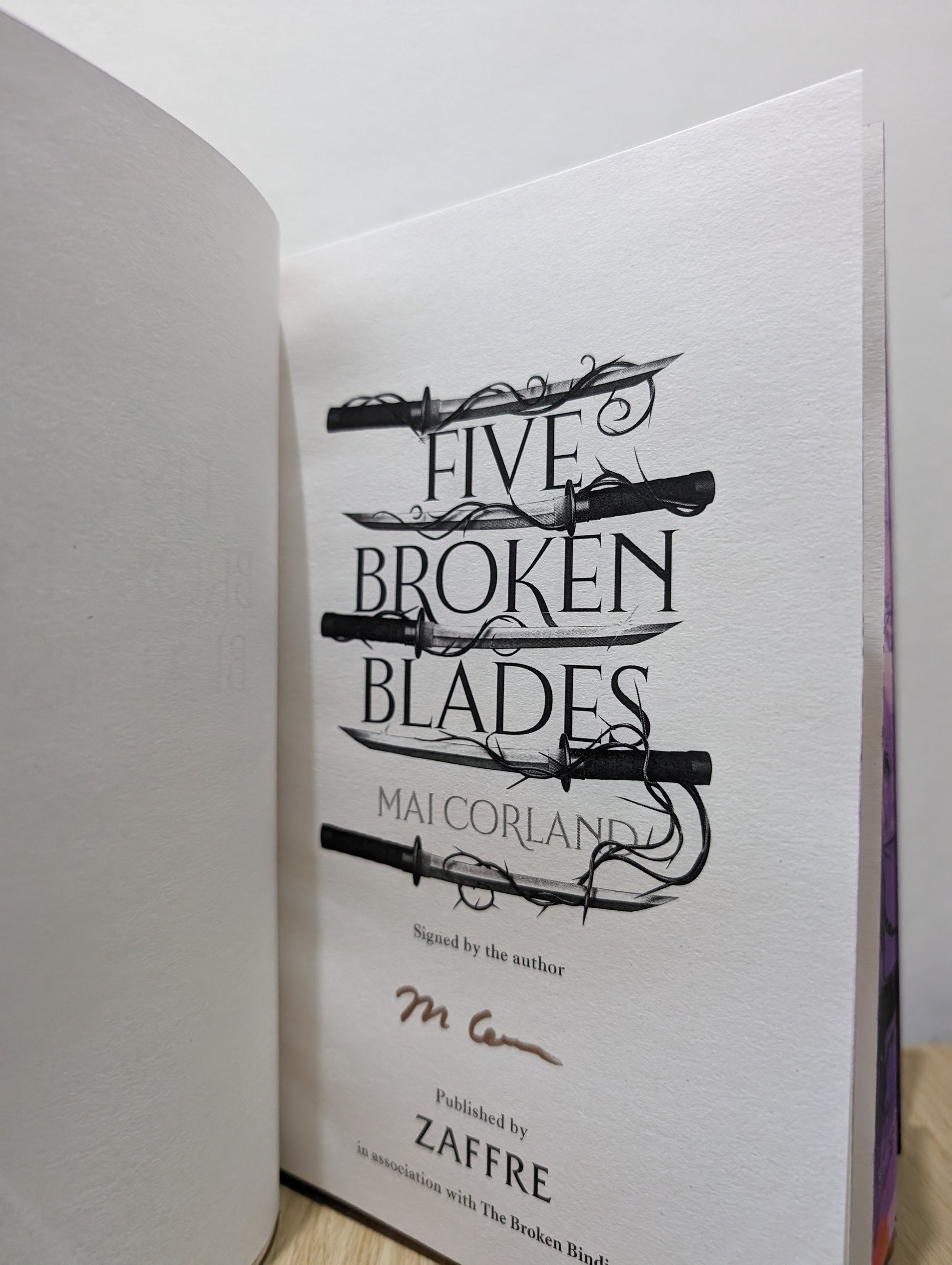 Five Broken Blades: The epic fantasy debut taking the world by storm (Signed First Edition with sprayed edges)