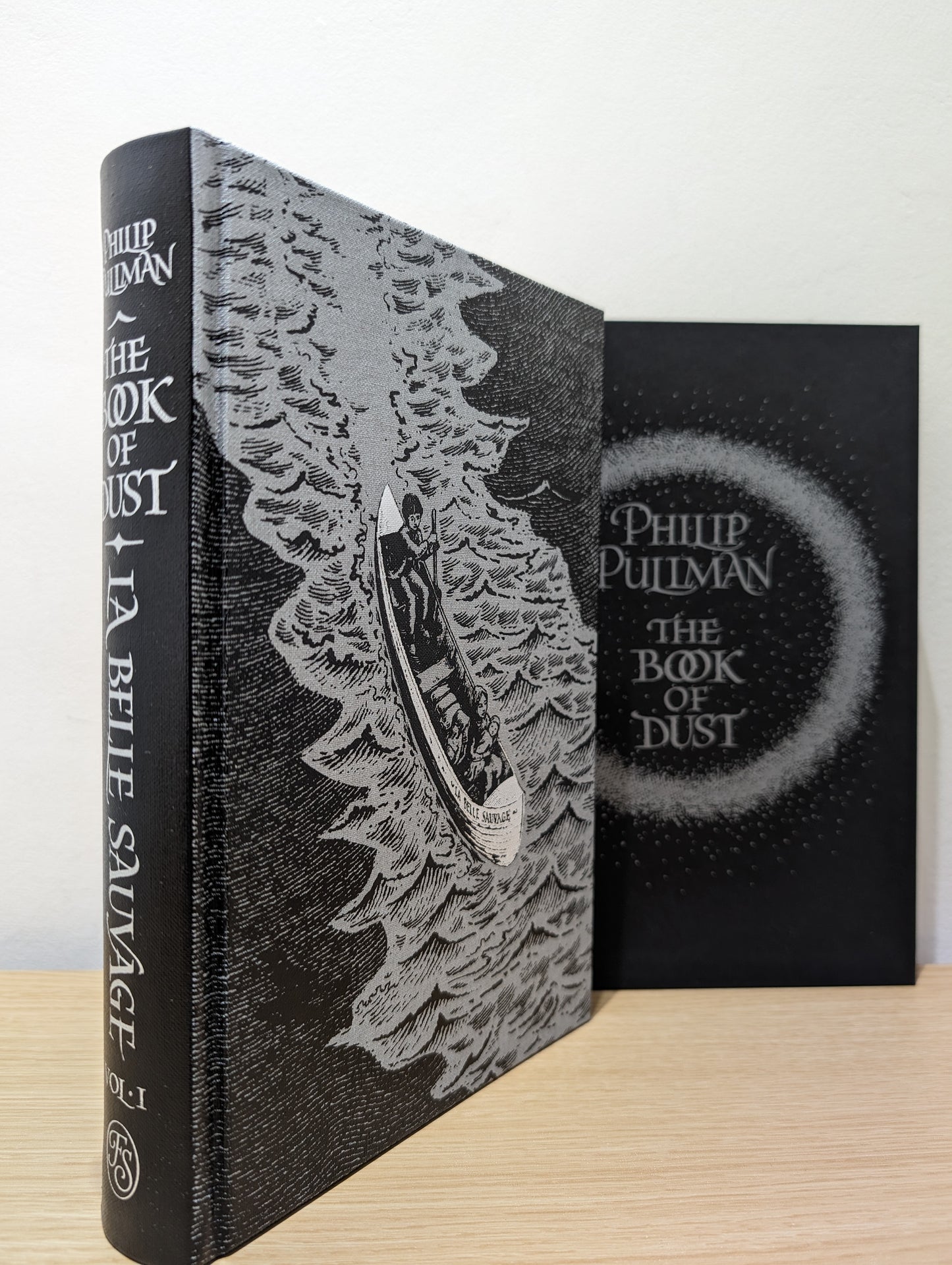 La Belle Sauvage: 'The Book of Dust' - Volume 1 (Folio Slipcase Edition)