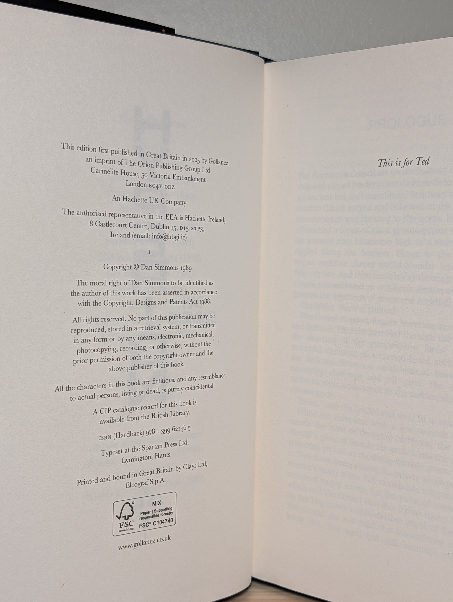 Hyperion by Dan Simmons (Sprayed edges Edition)