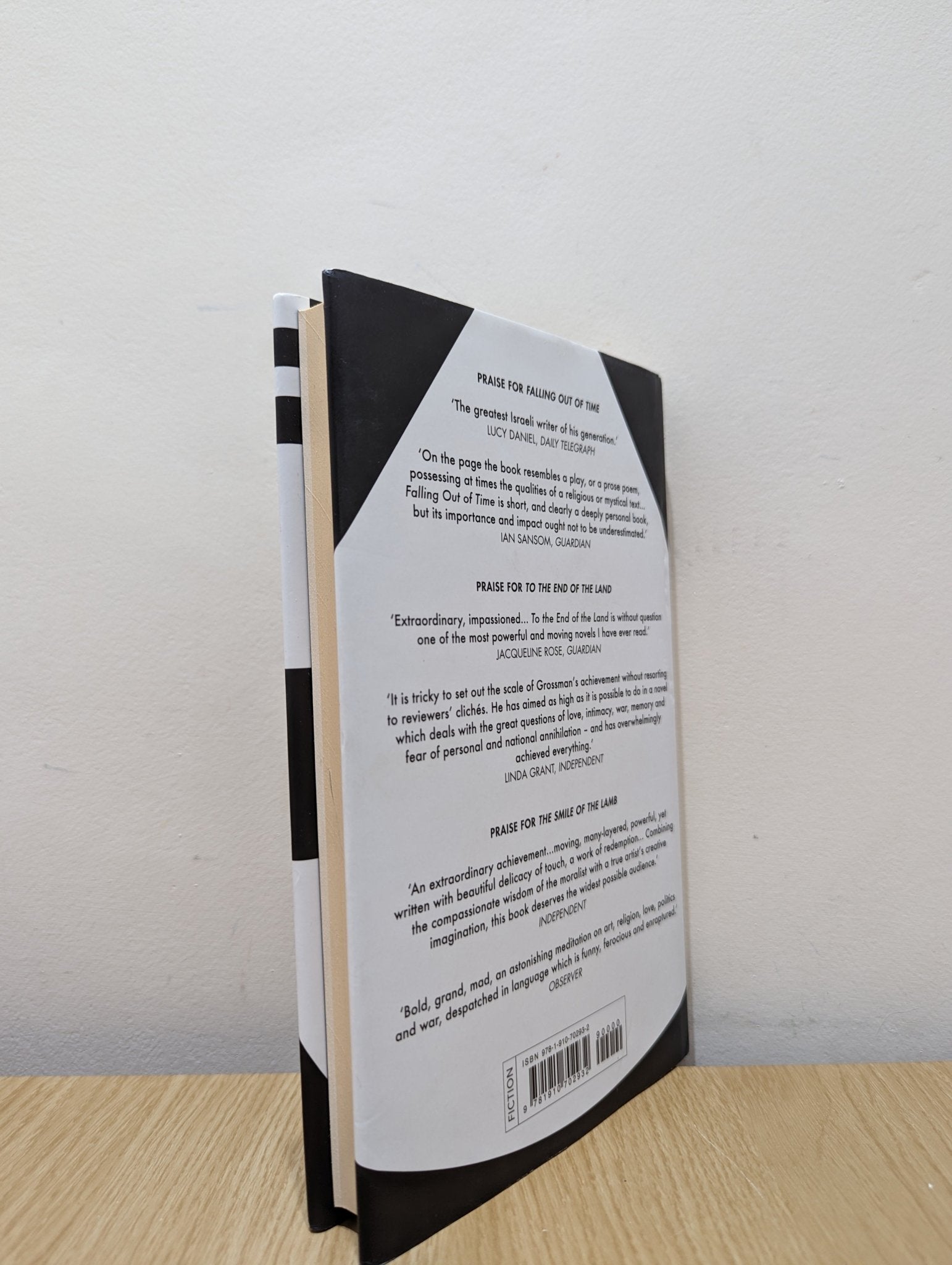 A Horse Walks into a Bar by David Grossman (First Edition) - Fialta Books