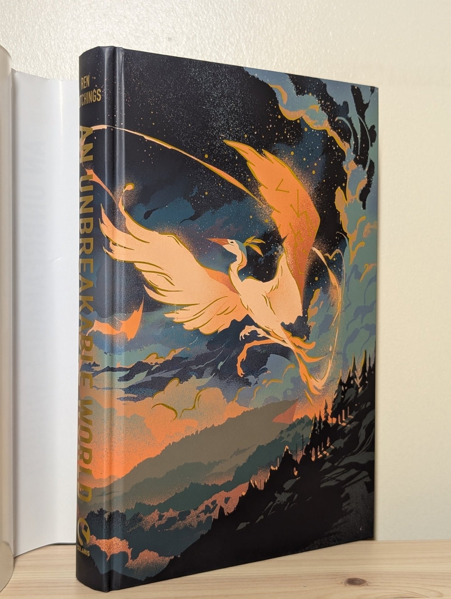 An Unbreakable World by Ren Hutchings (Signed Special Edition with sprayed edges) - Fialta Books