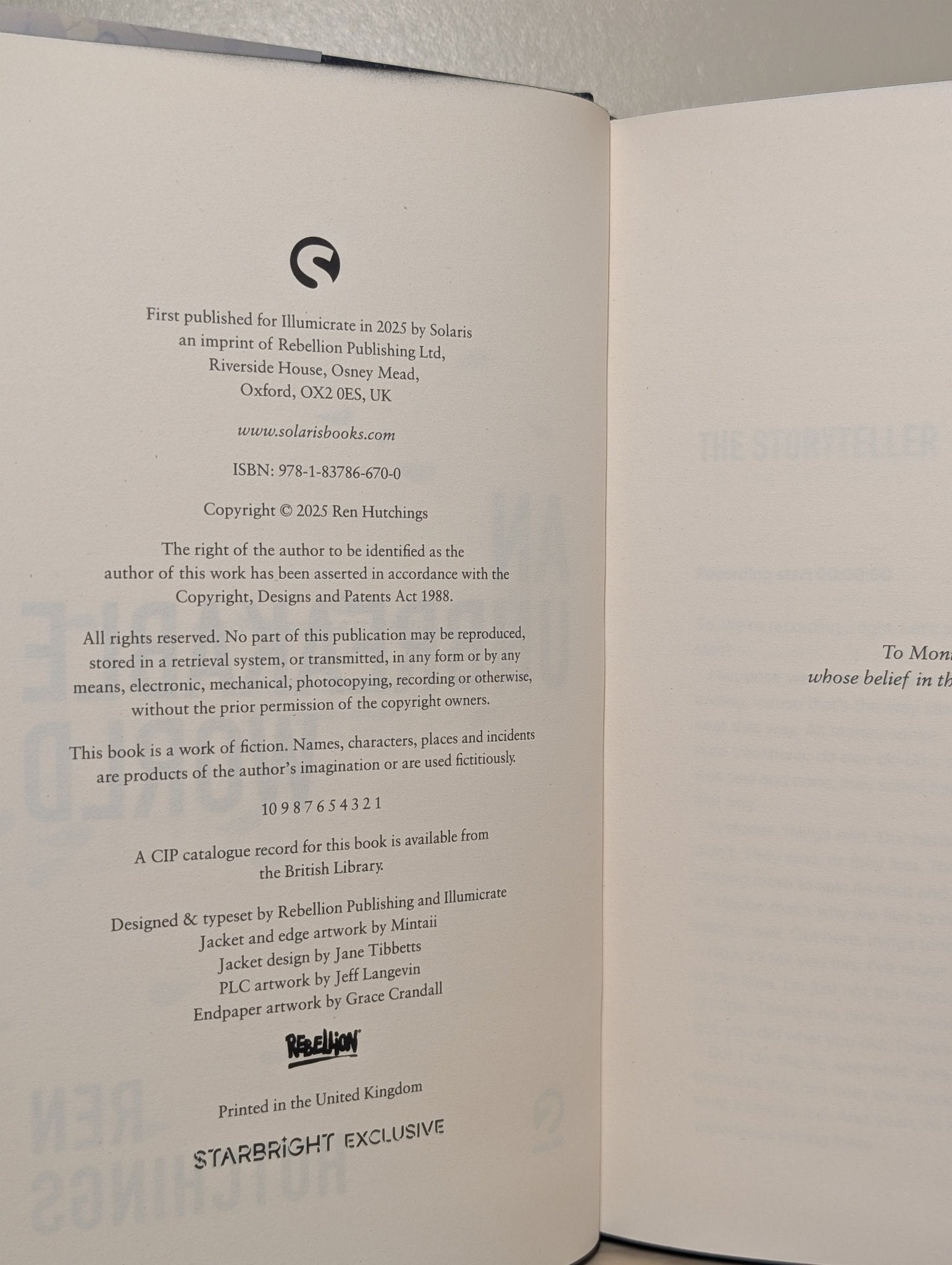 An Unbreakable World by Ren Hutchings (Signed Special Edition with sprayed edges) - Fialta Books