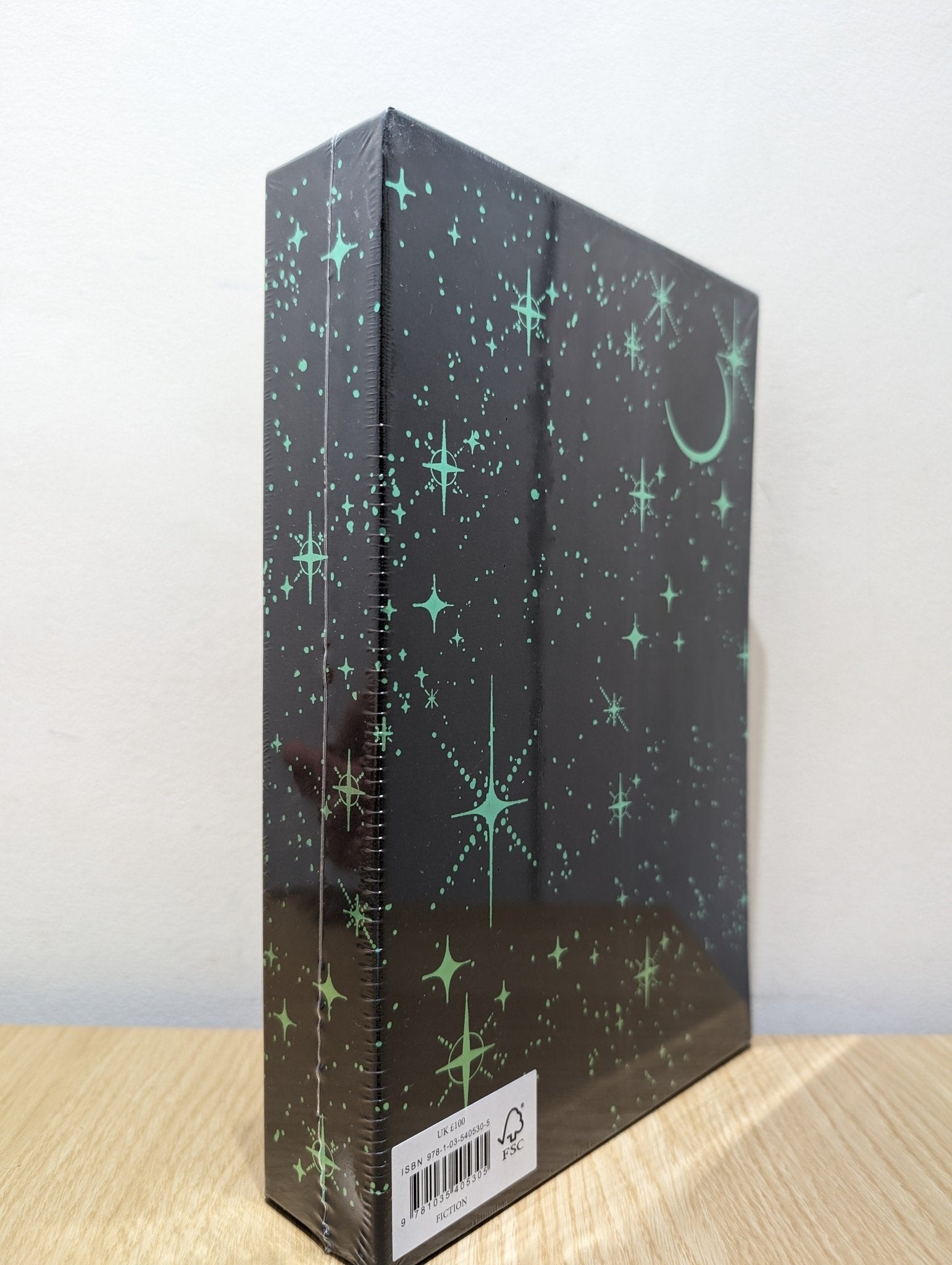 Anansi Boys by Neil Gaiman (Signed Deluxe Illustrated Edition) - Fialta Books