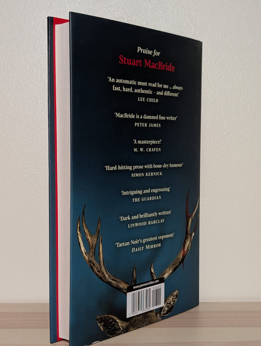 And the Corpse Wore Tartan by Stuart MacBride (Signed First Edition) - Fialta Books