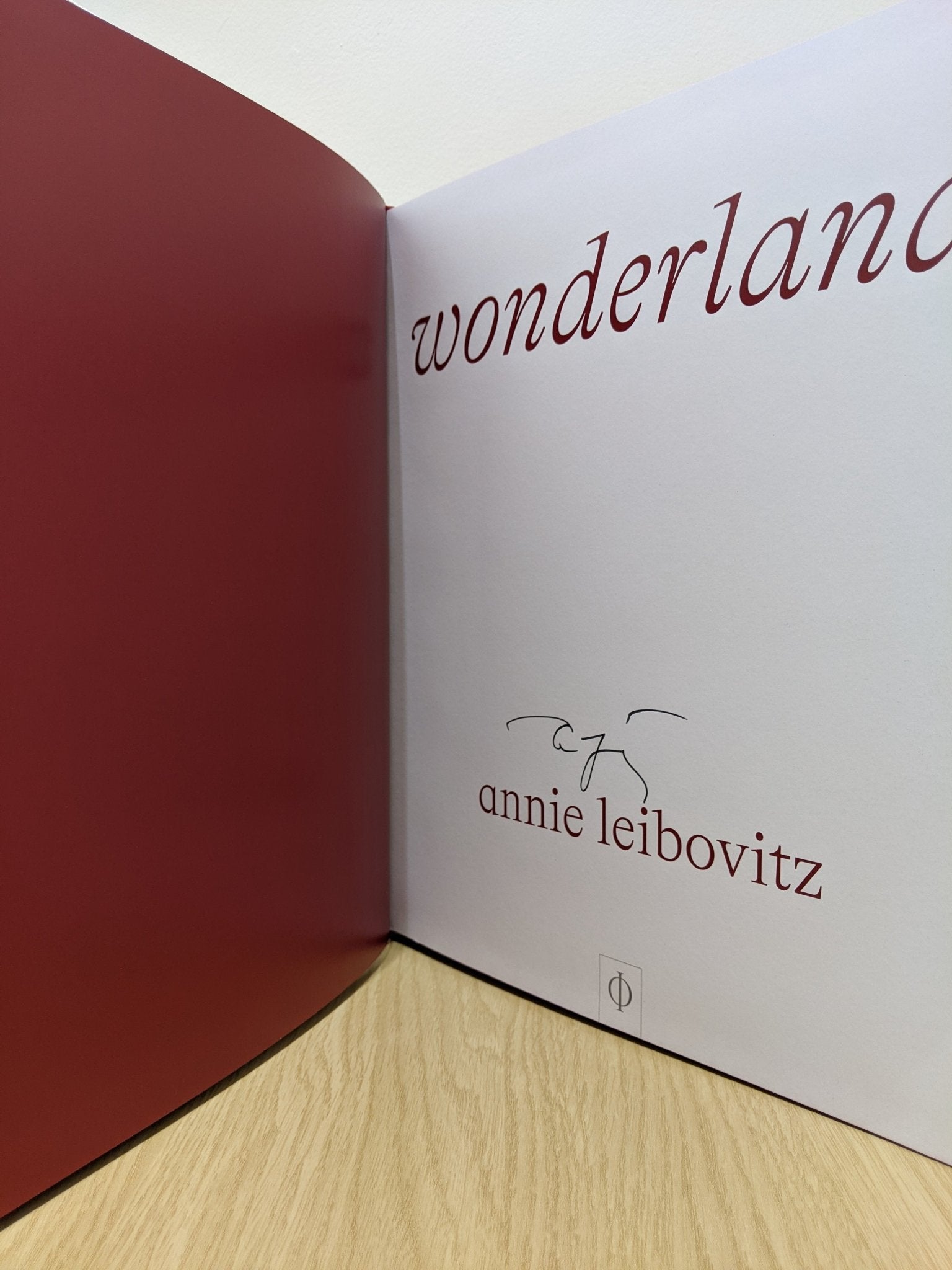 Annie Leibovitz: Wonderland by Annie Leibovitz (Signed First Edition) - Fialta Books