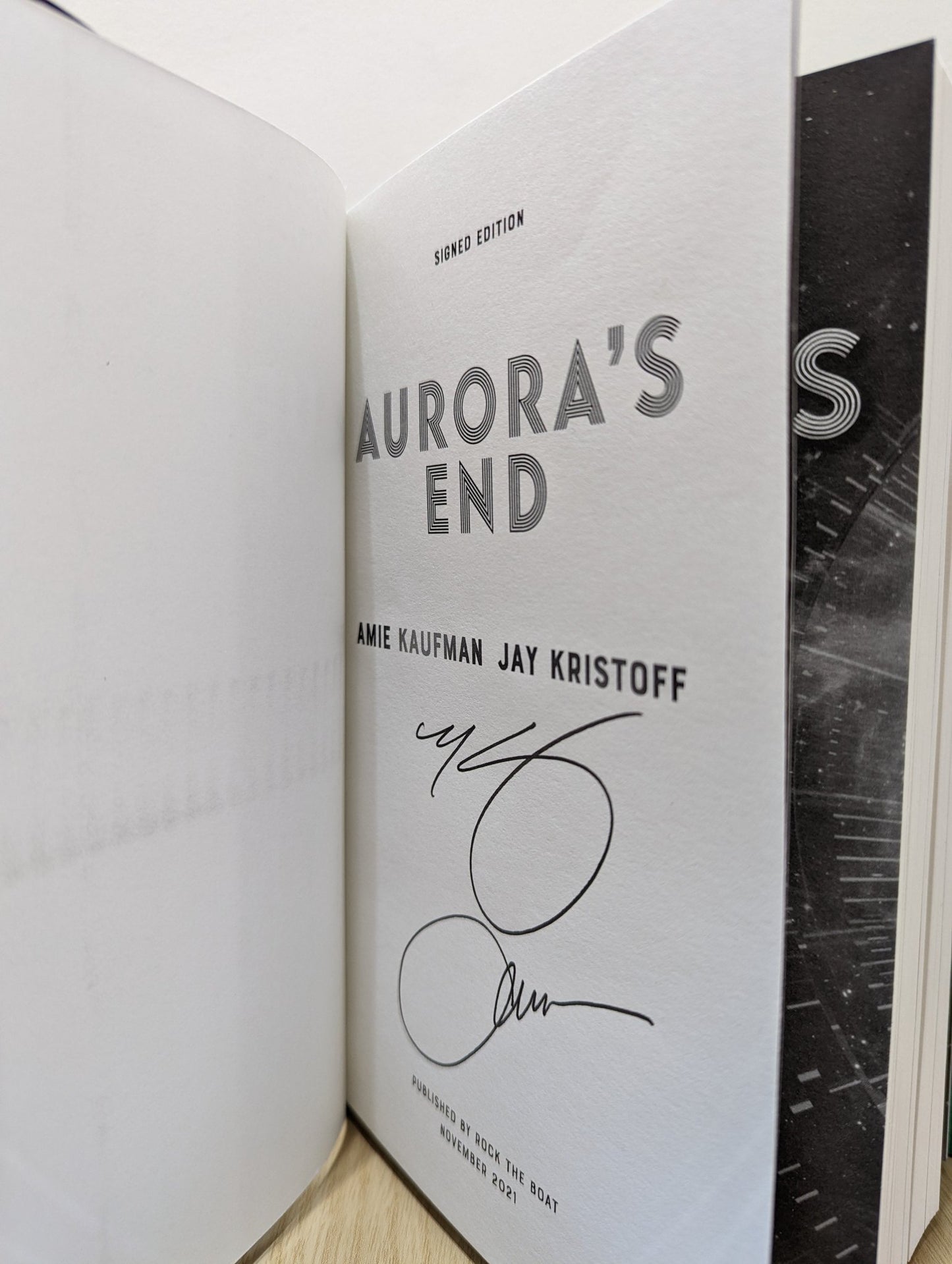 Aurora's End: The Aurora Cycle by Amie Kaufman Jay Kristoff (Signed First Edition) - Fialta Books