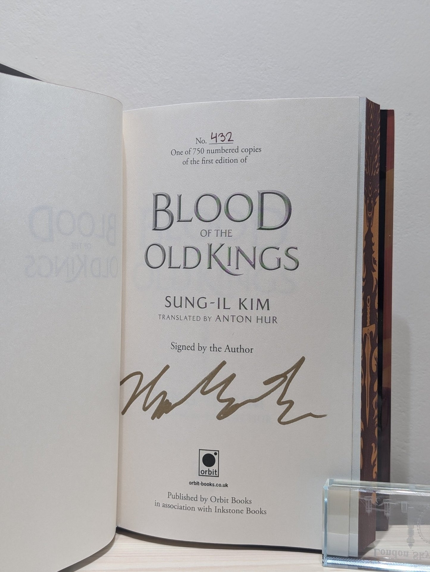 Blood of the Old Kings by Sung - il Kim (Signed Numbered First Edition with sprayed edges) - Fialta Books