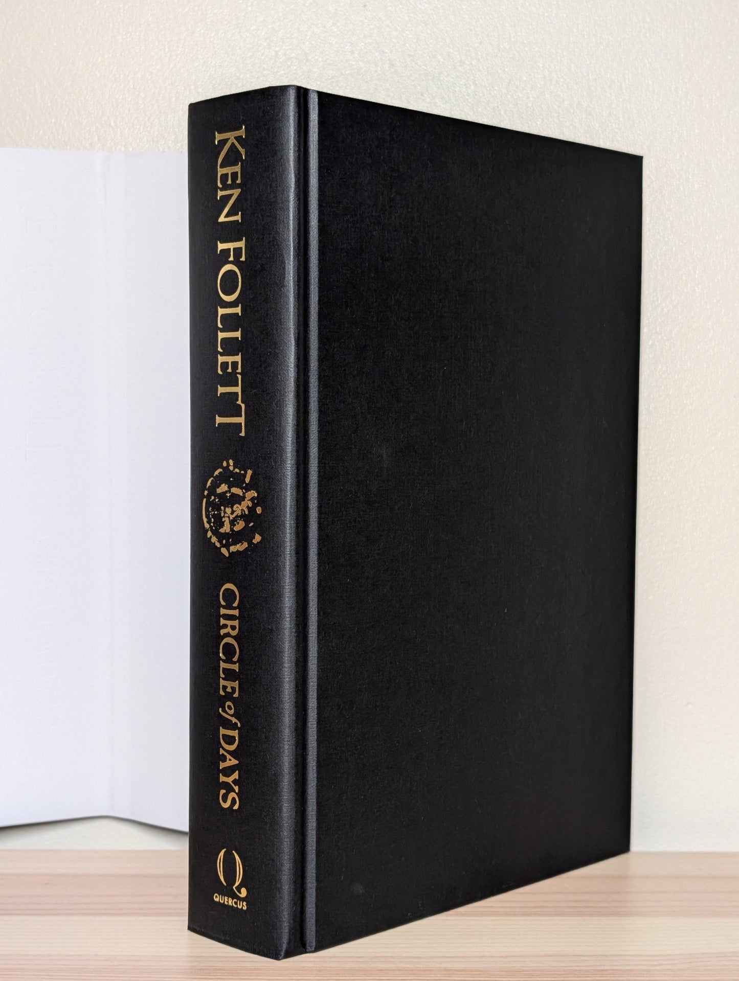 Circle of Days by Ken Follett (Signed First Edition) - Fialta Books