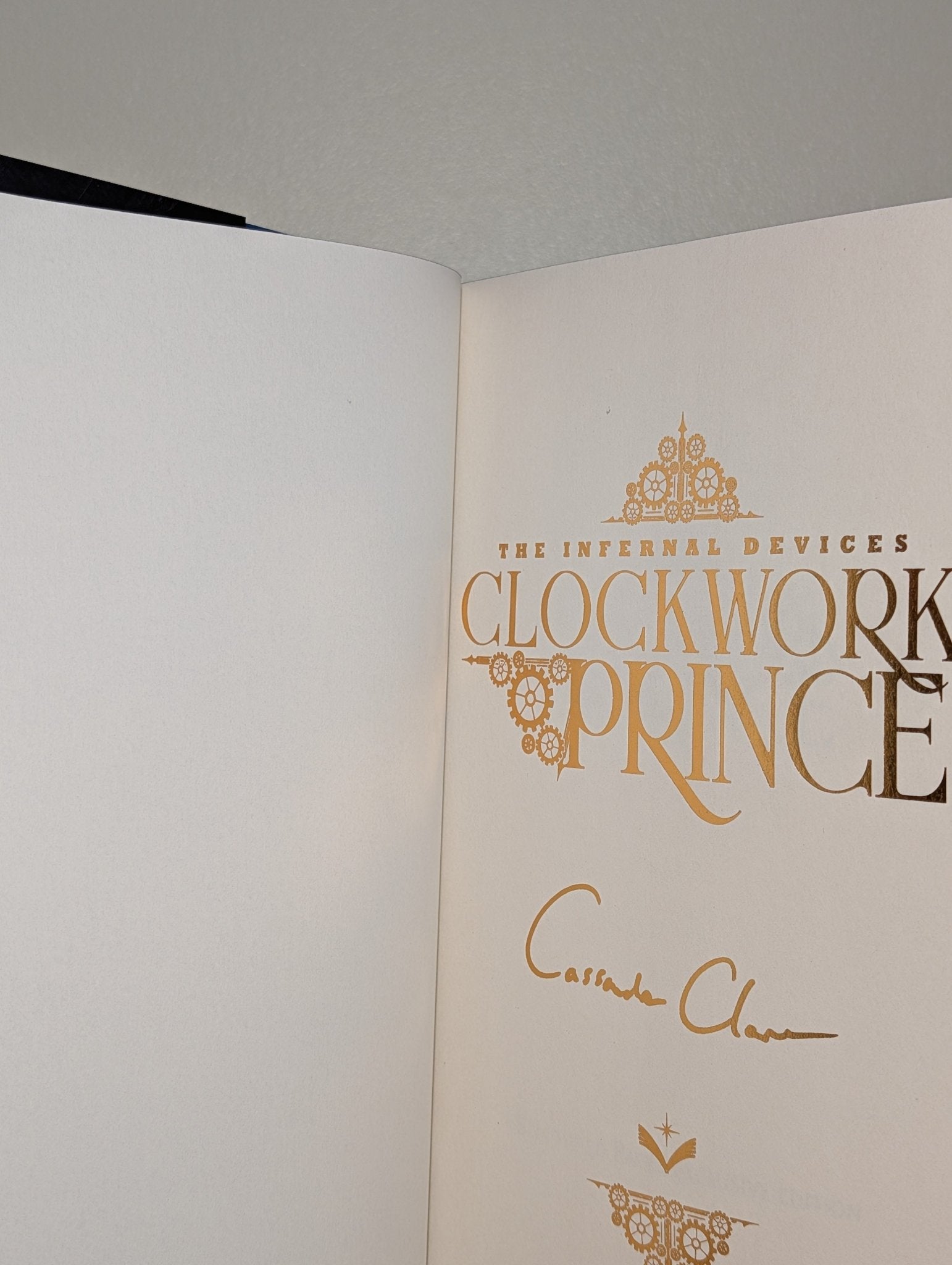 Clockwork Prince by Cassandra Clare (Deluxe Edition with sprayed edges) - Fialta Books