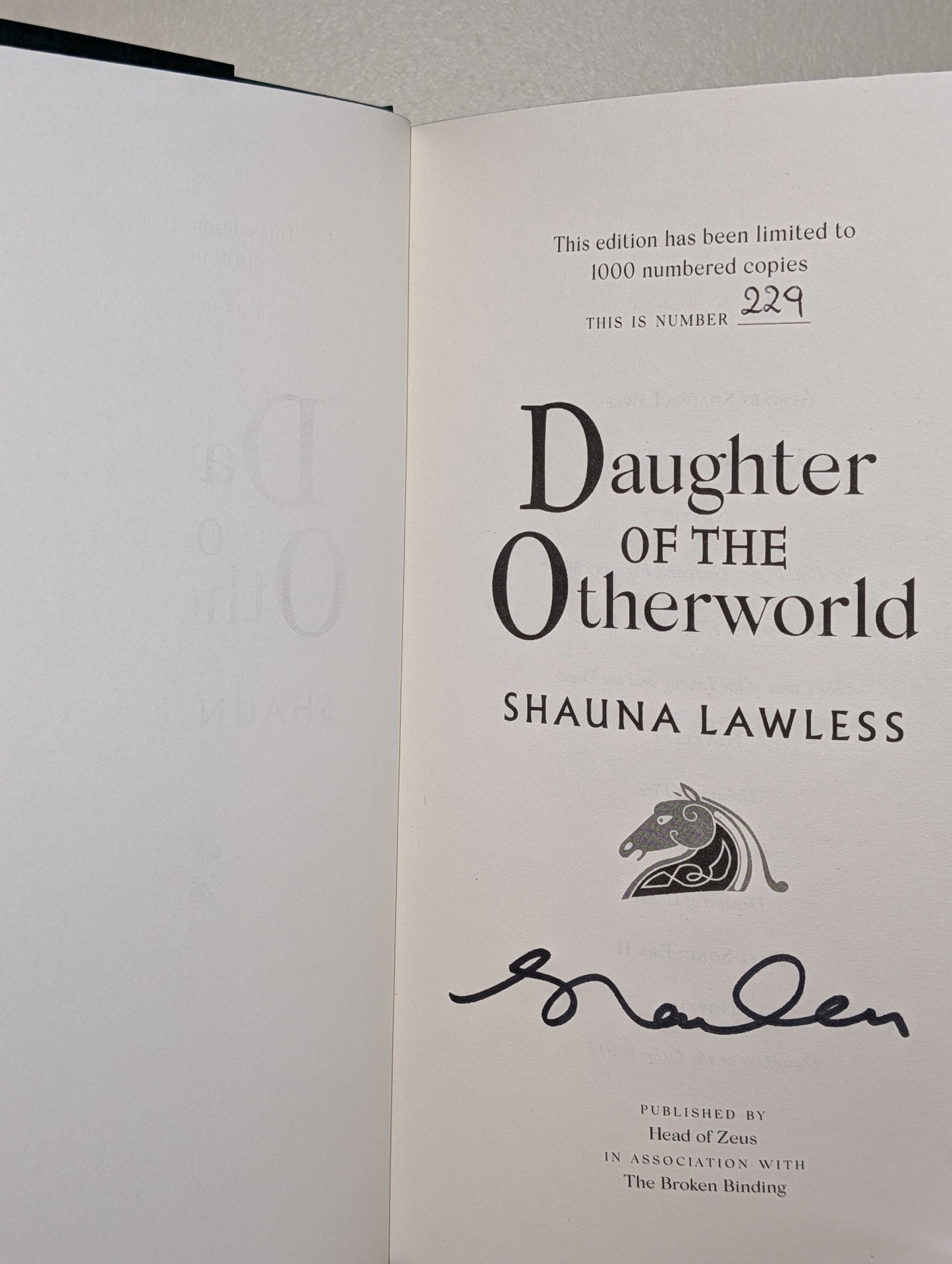 Daughter of the Otherworld: Gael Song by Shauna Lawless (Signed First Edition with sprayed edges) - Fialta Books