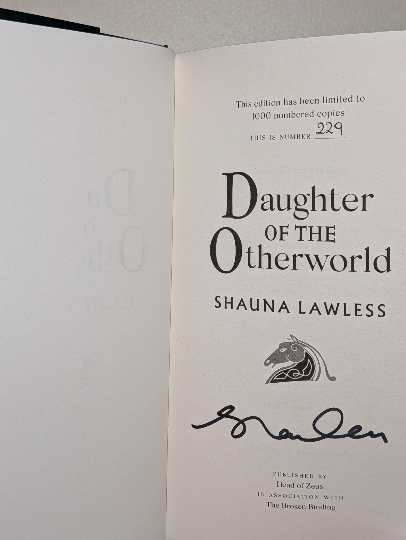Daughter of the Otherworld: Gael Song by Shauna Lawless (Signed First Edition with sprayed edges) - Fialta Books
