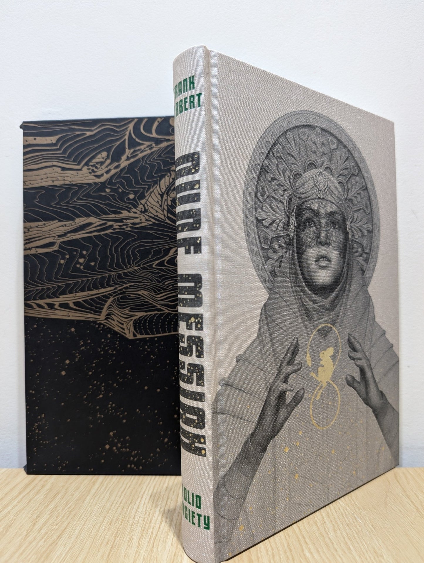Dune: Messiah by Frank Herbert (Folio Slipcase Edition Signed by Illustrator) - Fialta Books