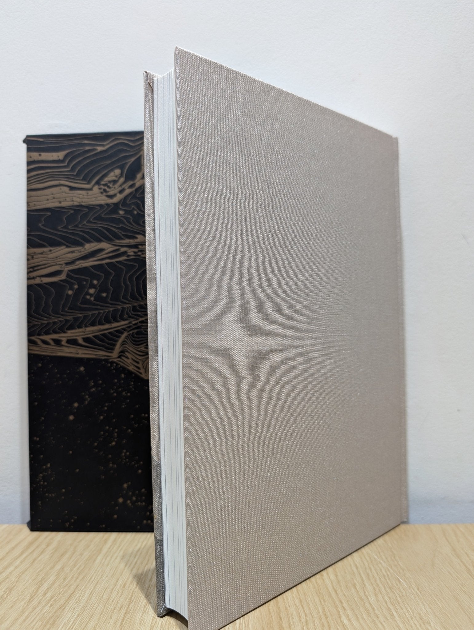 Dune: Messiah by Frank Herbert (Folio Slipcase Edition Signed by Illustrator) - Fialta Books