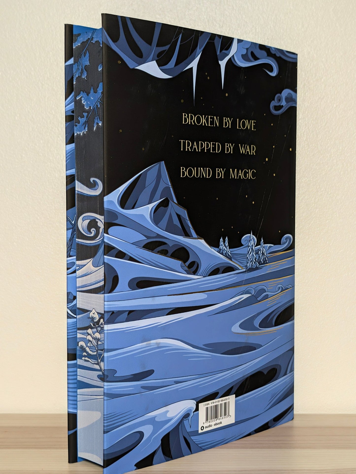 Earthbound by Saara El-Arifi (Signed First Edition with sprayed edges) - Fialta Books