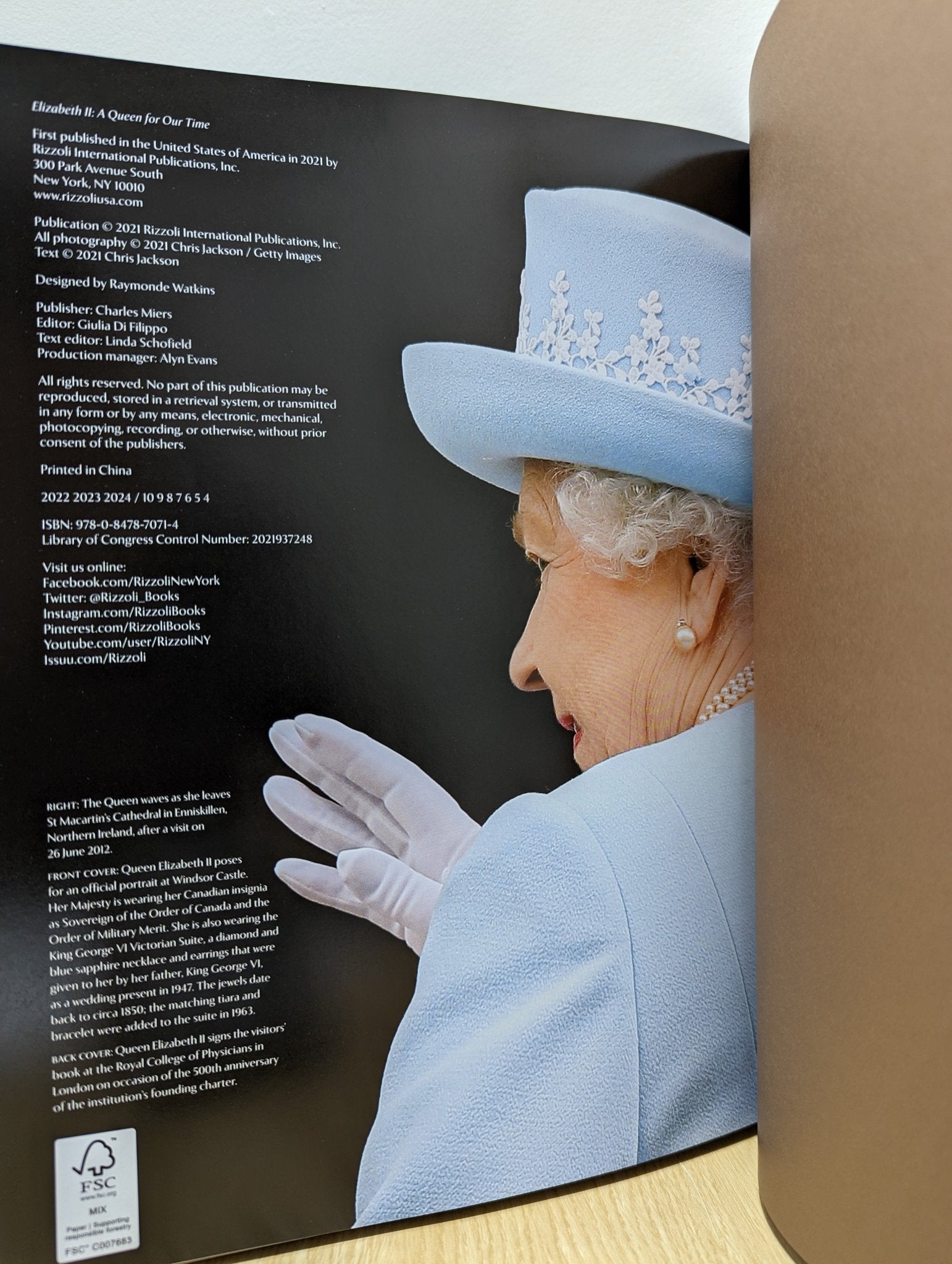 Elizabeth II: A Queen for Our Time by Chris Jackson (Signed by photographer) - Fialta Books