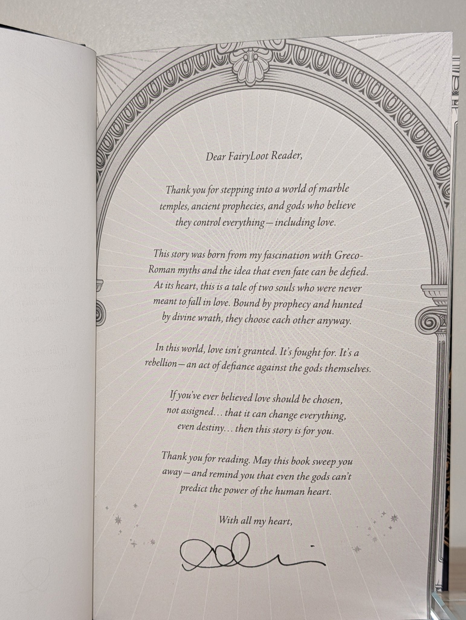 Fallen City by Adrienne Young (Special Edition with sprayed edges) - Fialta Books