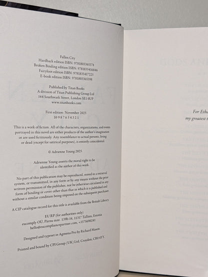 Fallen City by Adrienne Young (Special Edition with sprayed edges) - Fialta Books