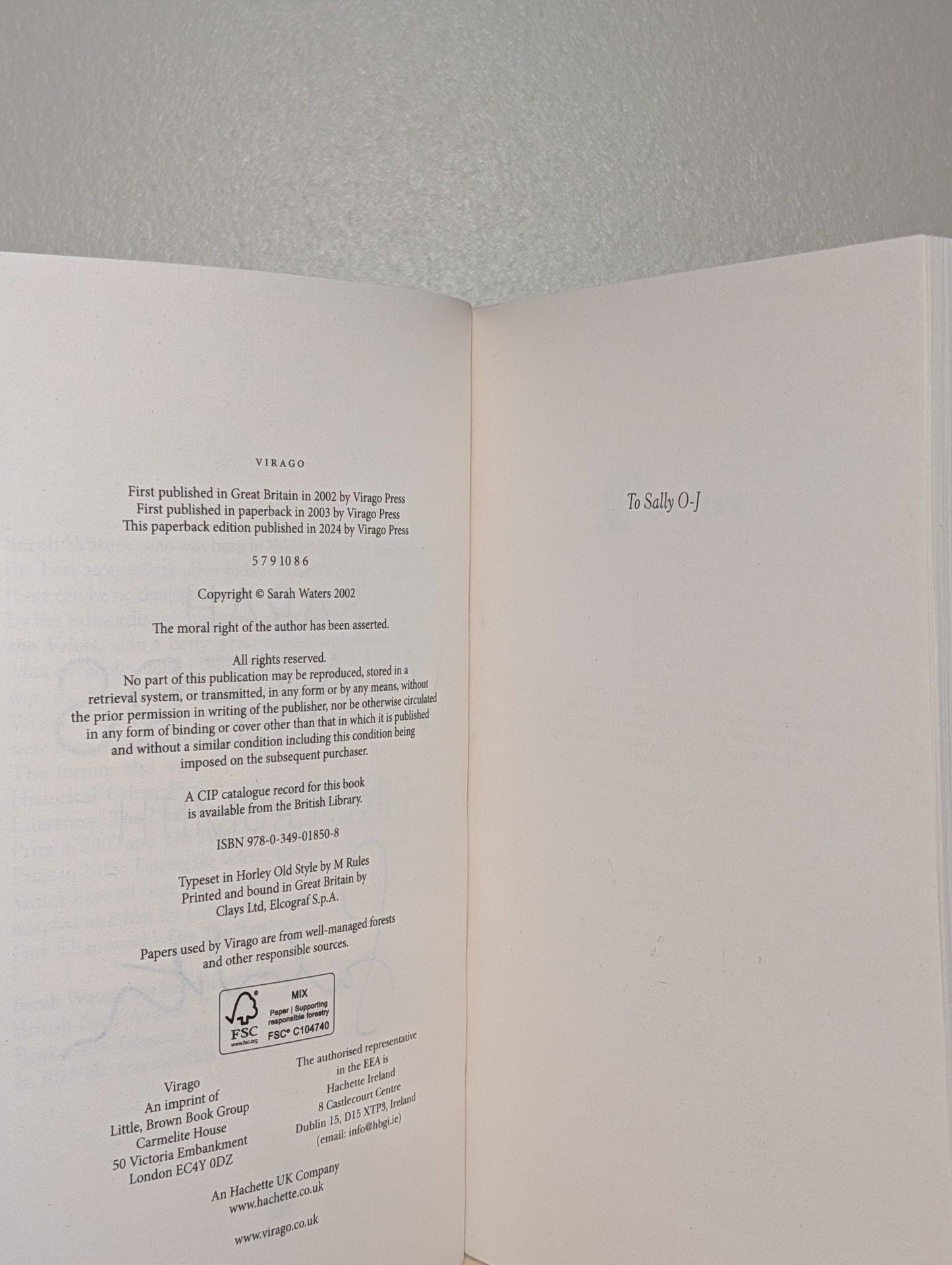 Fingersmith by Sarah Waters (Signed Paperback Edition) - Fialta Books