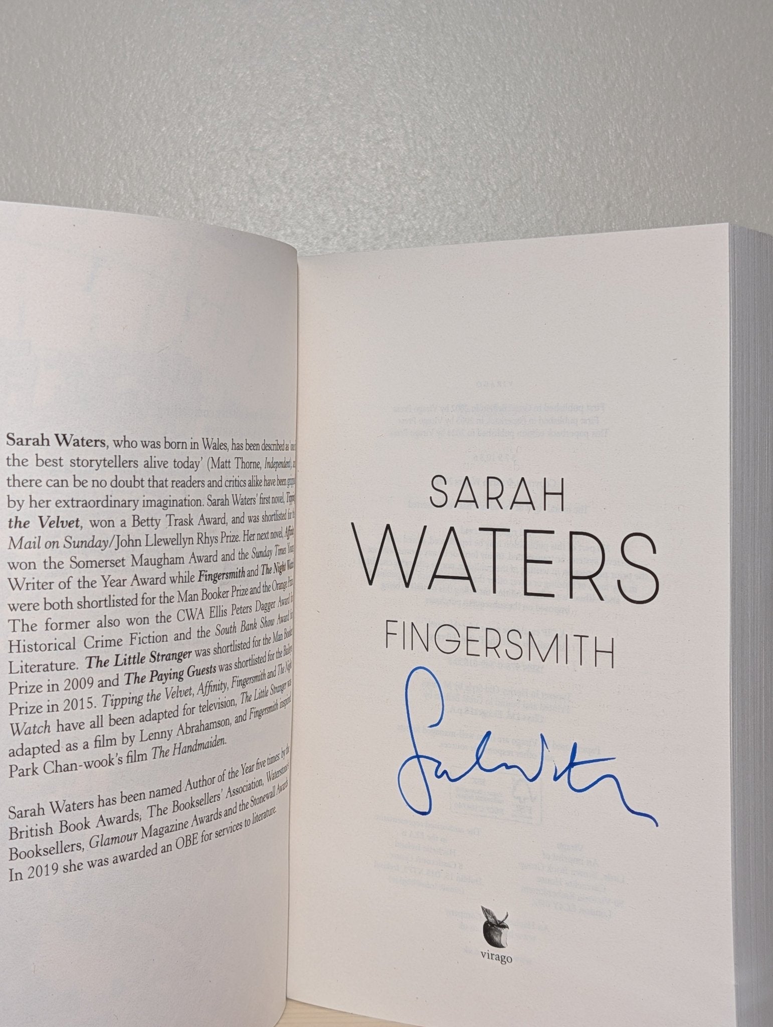 Fingersmith by Sarah Waters (Signed Paperback Edition) - Fialta Books