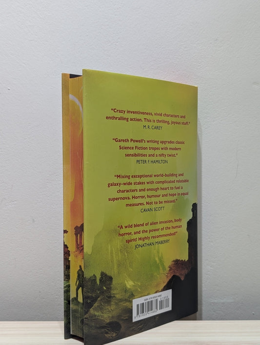Future's Edge by Gareth L. Powell (Signed First Edition with sprayed edges) - Fialta Books