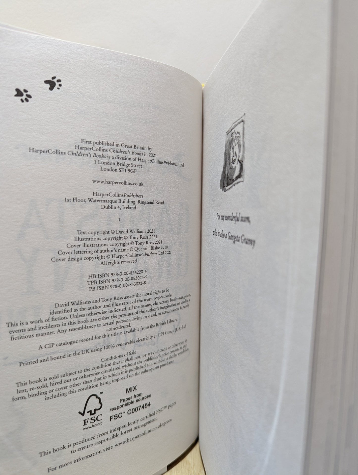 Gangsta Granny Strikes Again! by David Walliams (Signed First Edition) - Fialta Books