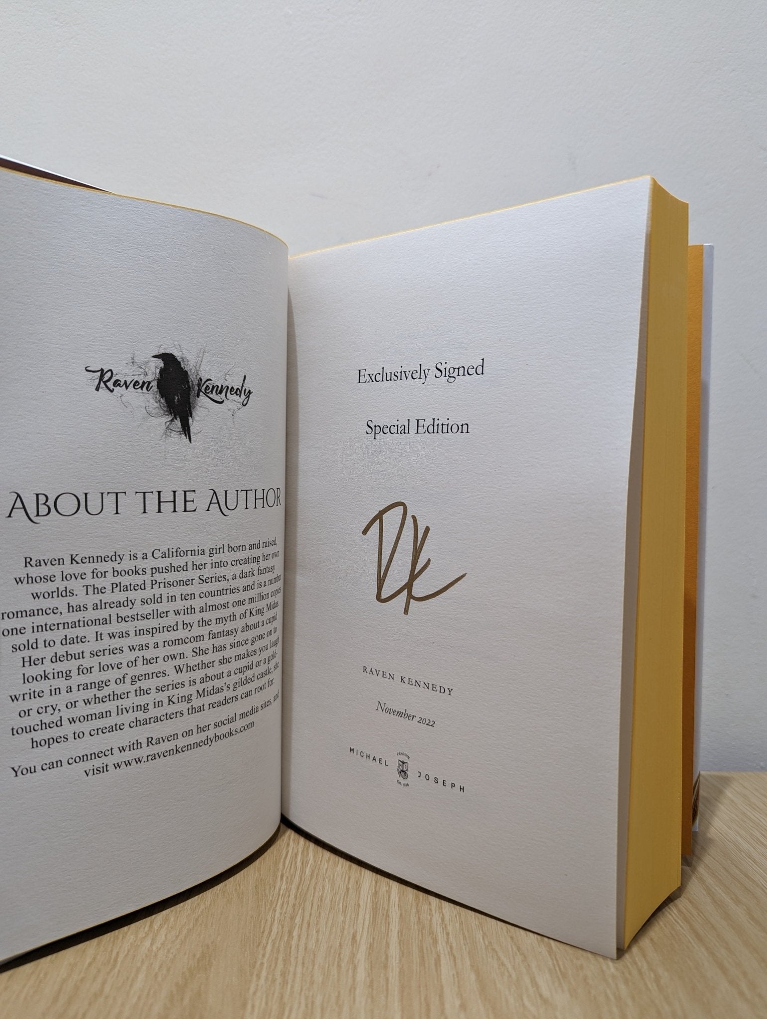 Gild, Glint, Gleam, Glow, Gold & Goldfinch: The Plated Prisoner by Raven Kennedy (Signed with sprayed edges) - Fialta Books