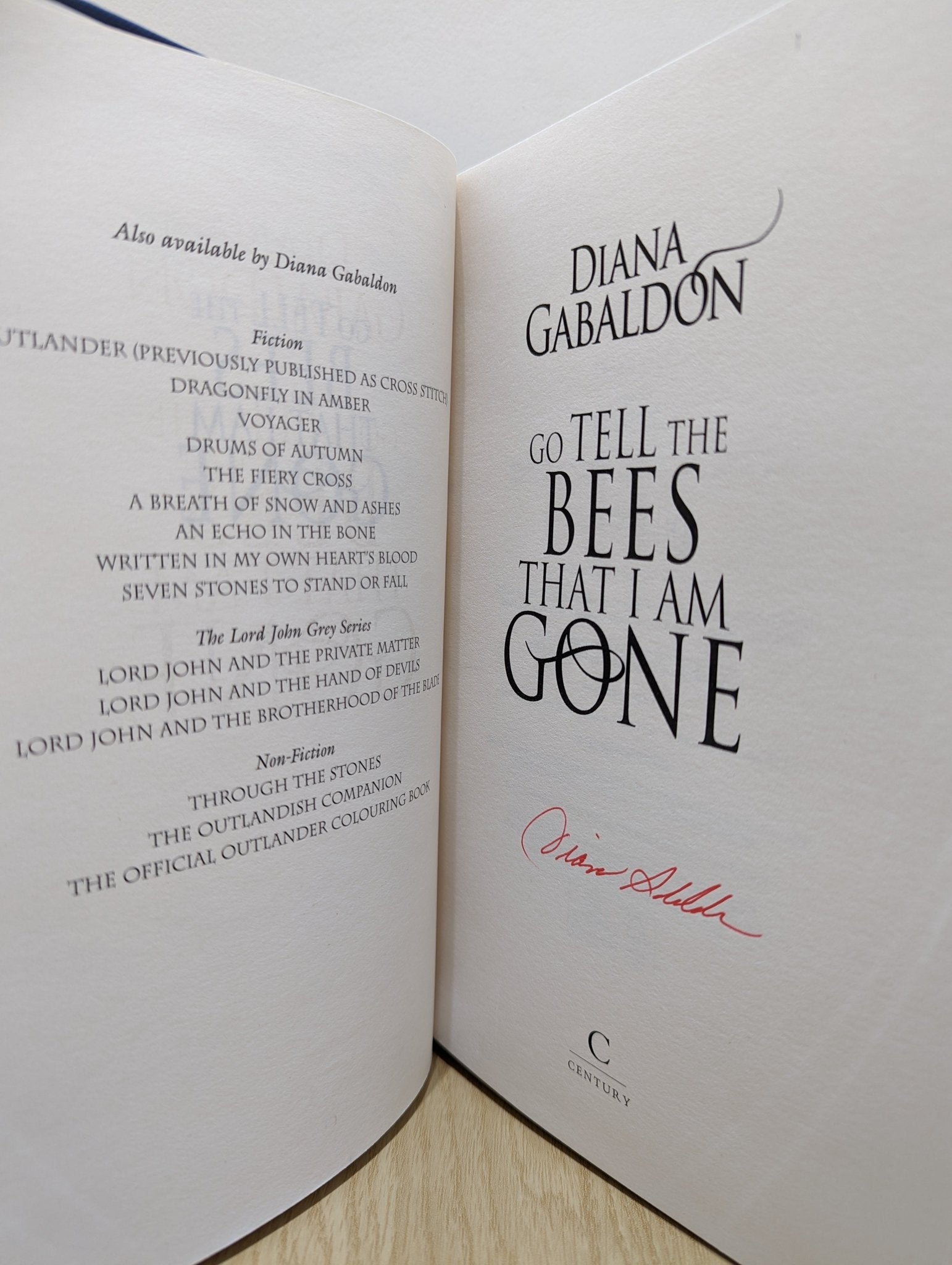 Go Tell the Bees that I Am Gone: Outlander 9 by Diana Gabaldon (Signed with sprayed edges) - Fialta Books